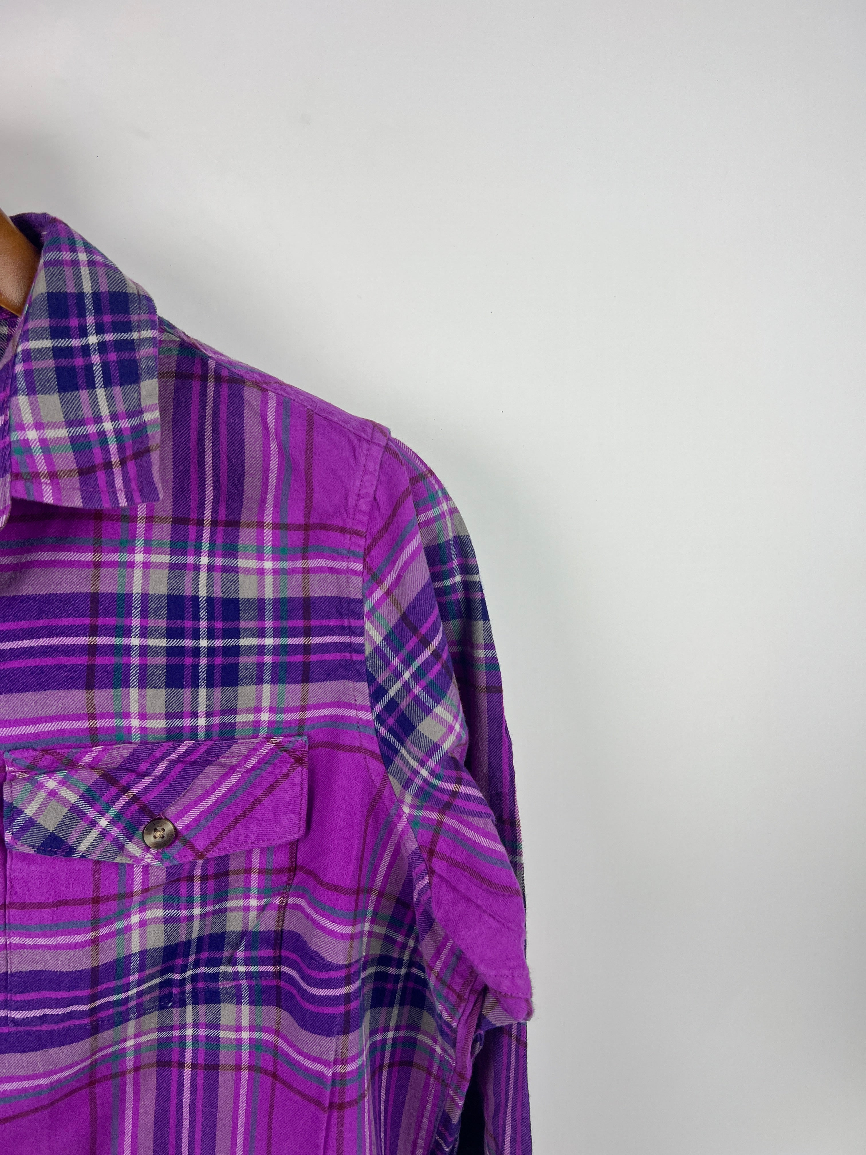 Eddie Bauer Shirt (Women) (Medium-Large)