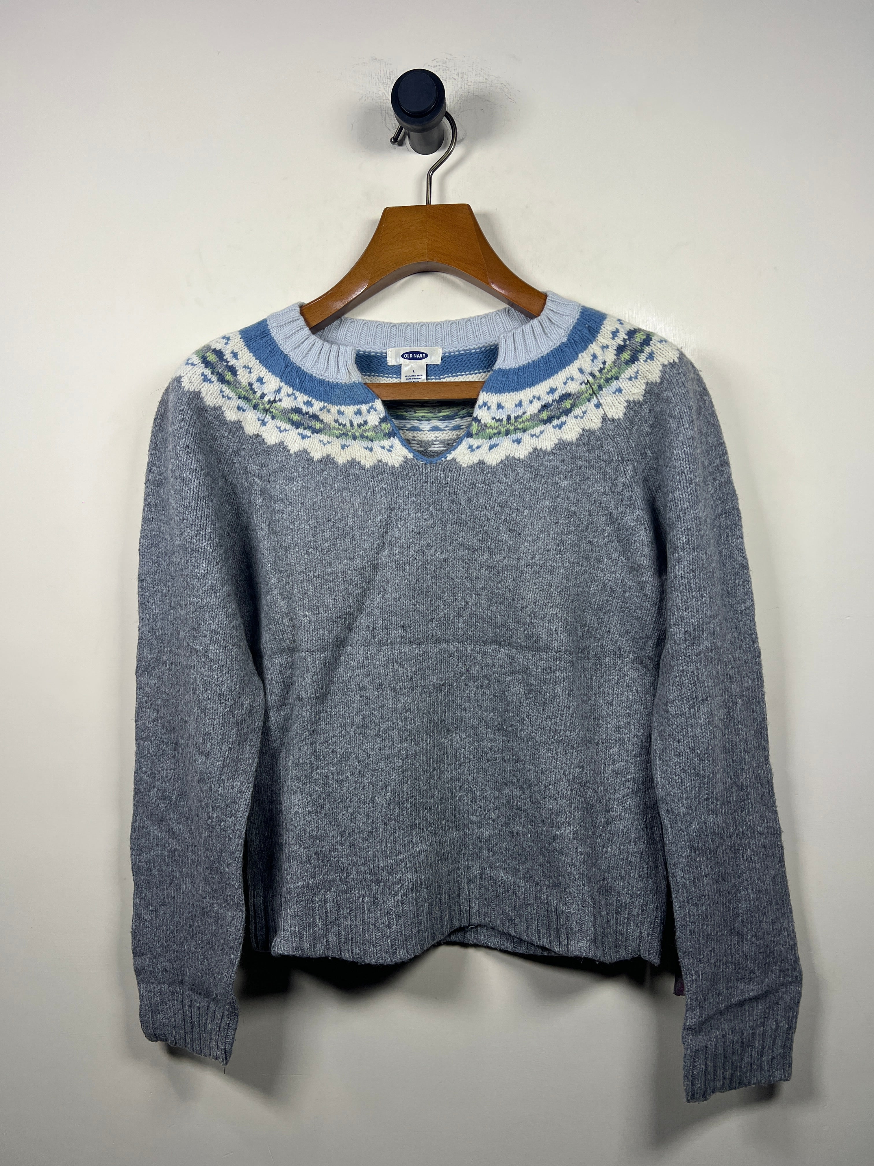 Old Navy Sweater (Women) (Small-Medium)