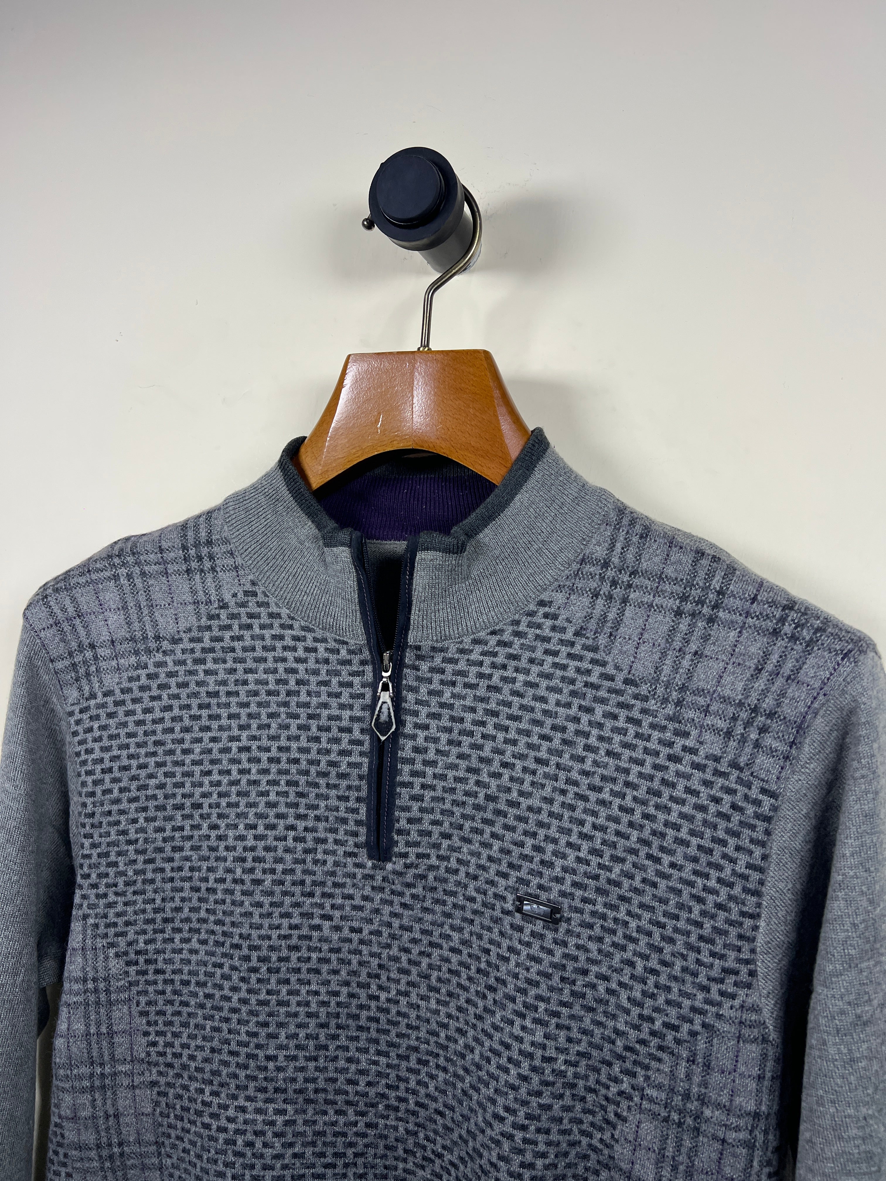 Quarter Zipper Sweater (Medium)