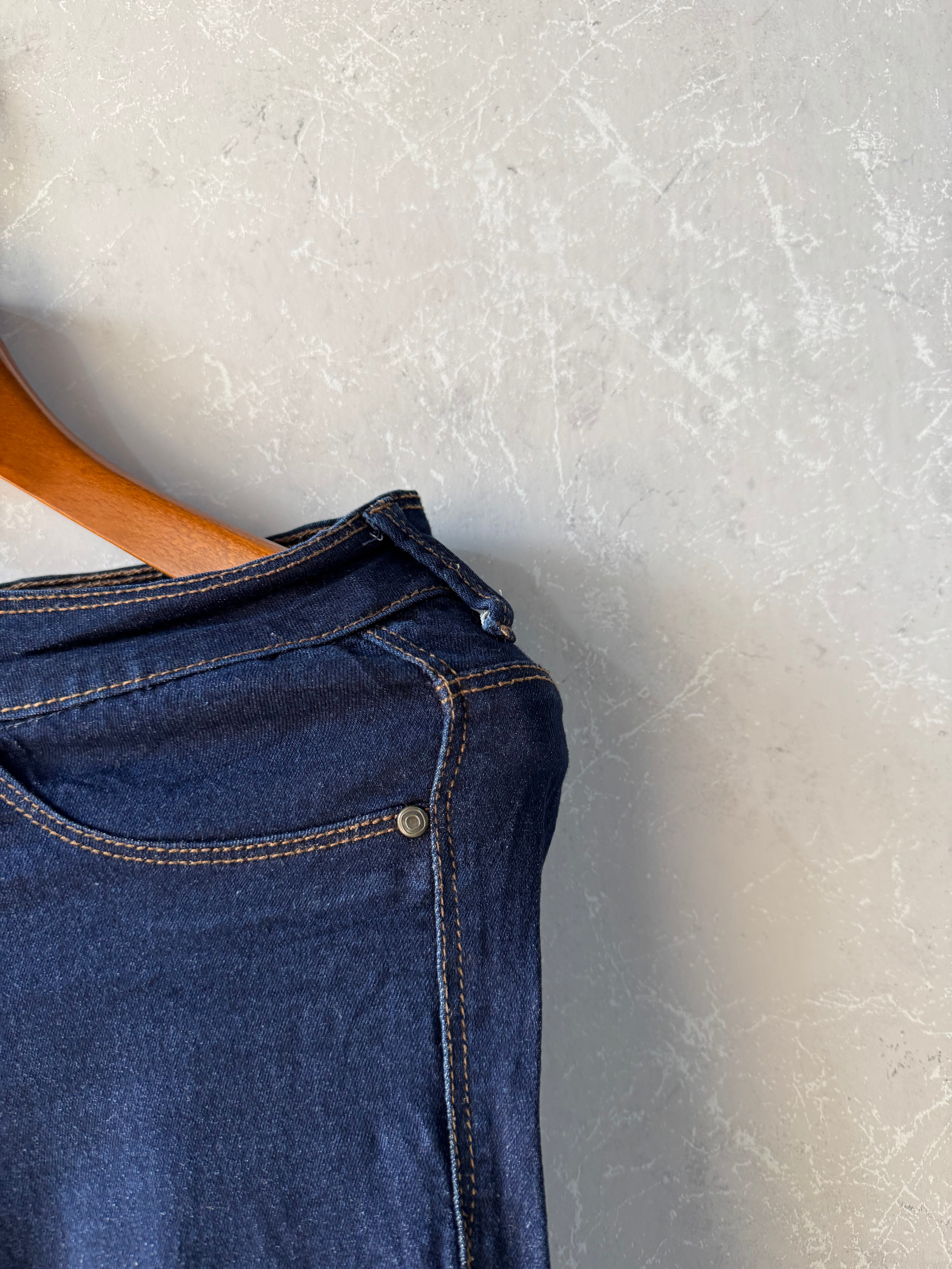 Bershka Jeans (Women) (Waist 30) (Small)