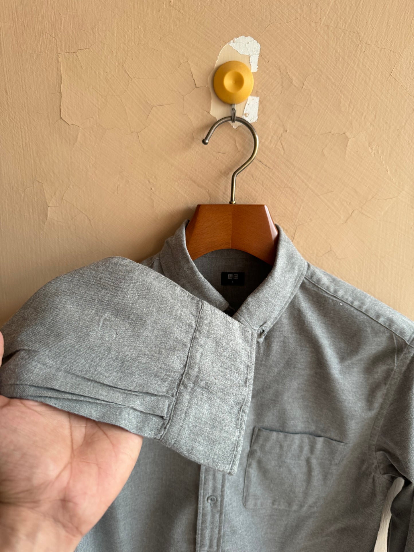 Uniqlo Buttoned Down Casual Shirt (Small)