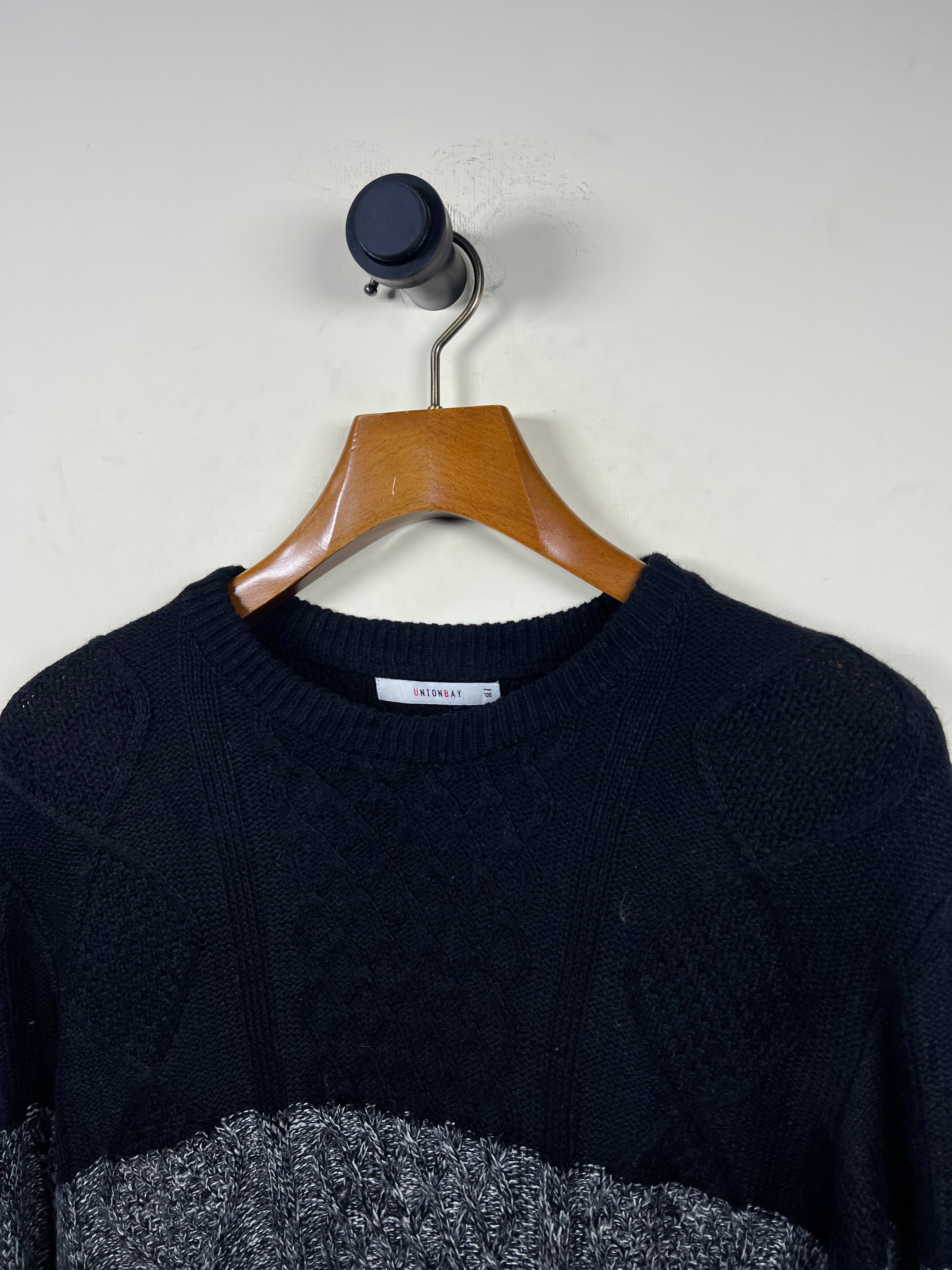 Union Bay Cable Knitted Sweater (Medium)
