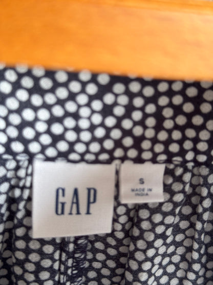 Gap Shirt (Women) (Small)