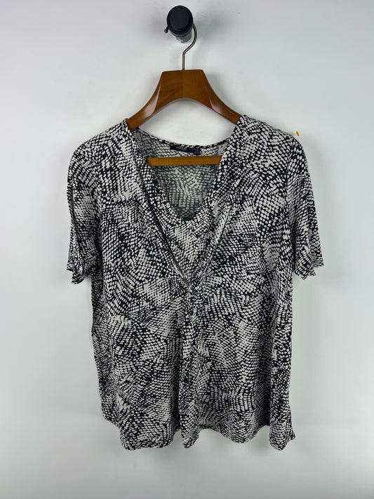 APT.9 Blouse (Women) (Medium-Large)