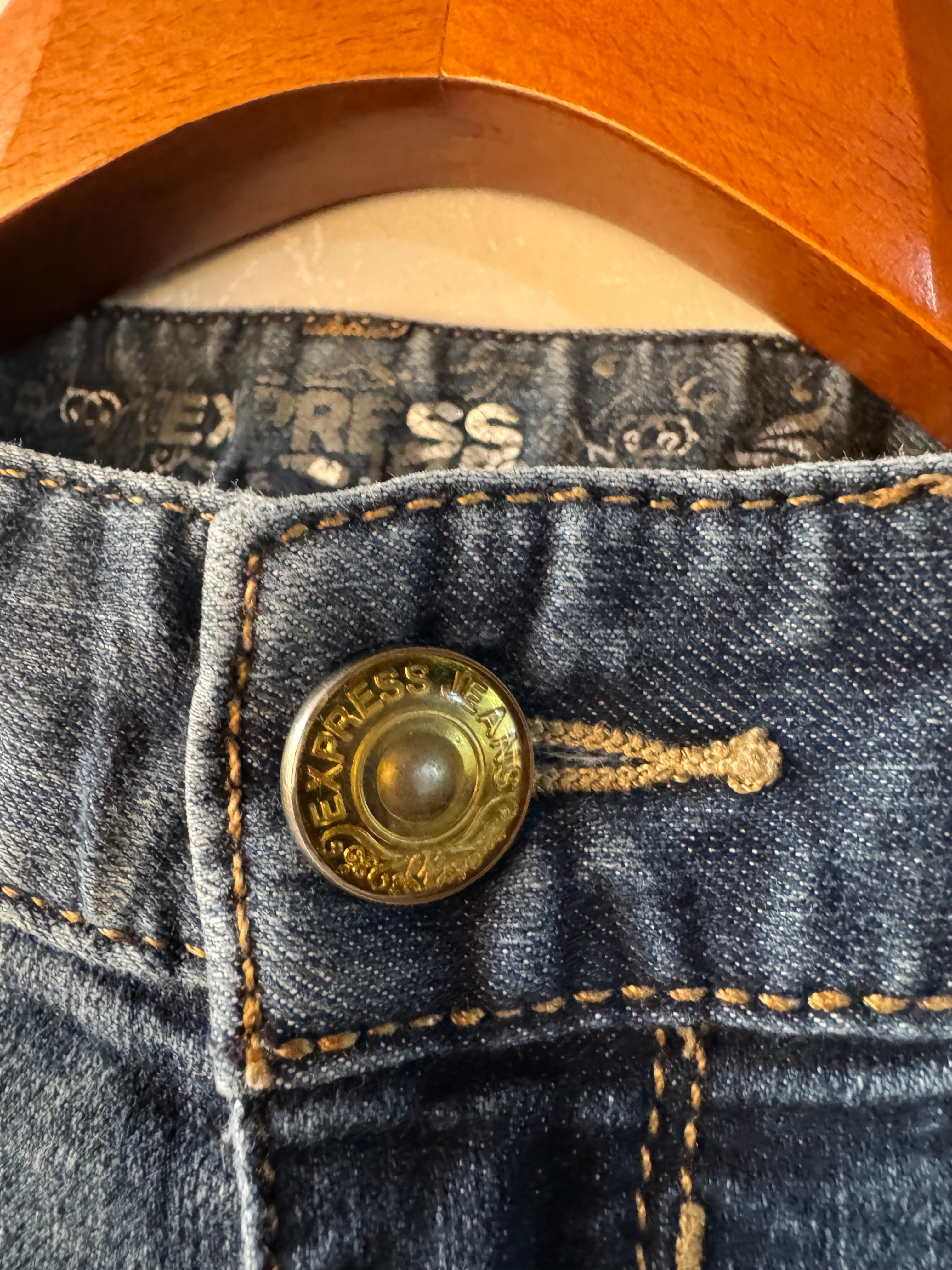 Express Jeans (Women) (Waist 32) (Medium)