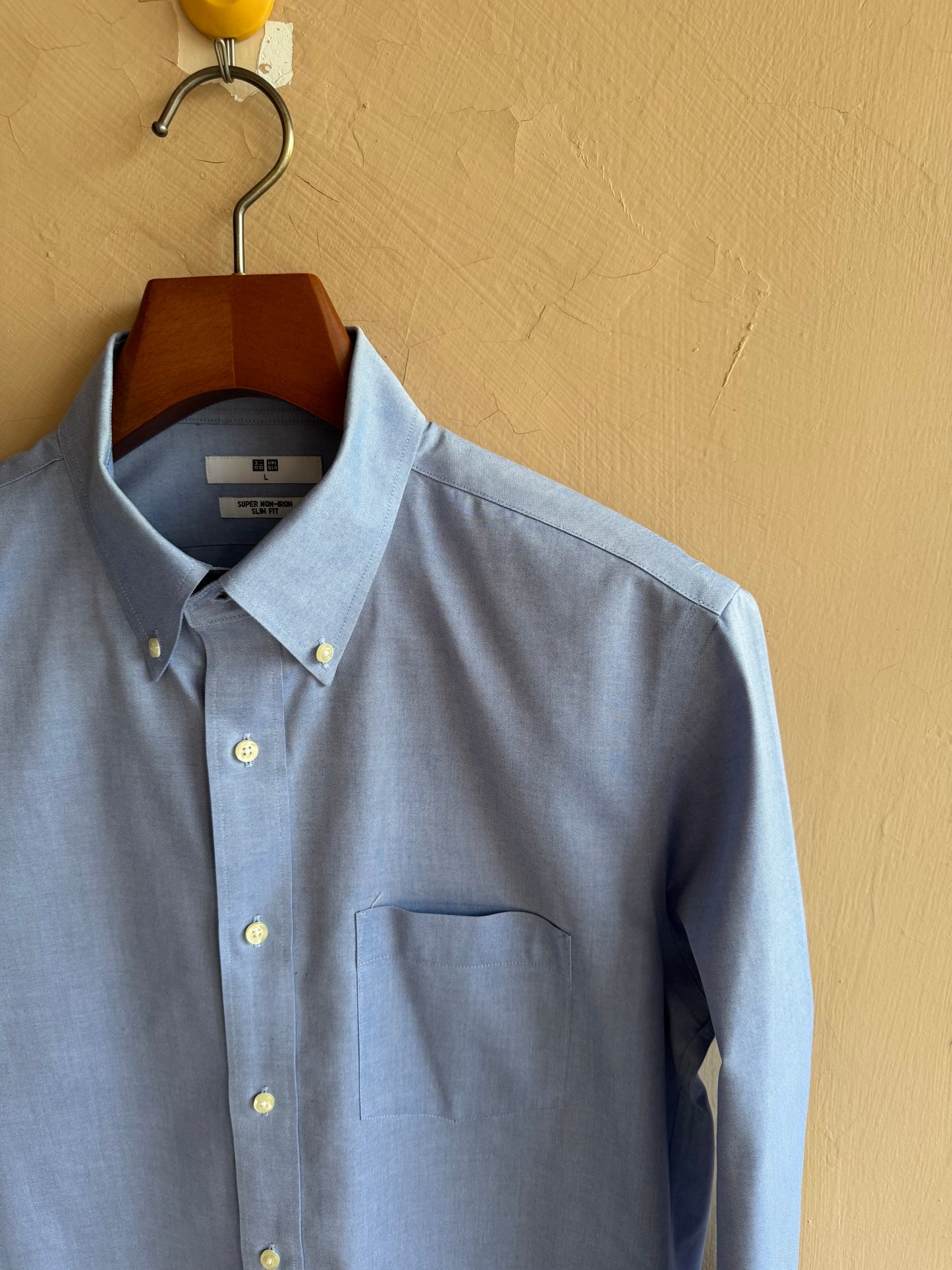 Uniqlo Buttoned Down Casual Shirt (Small-Medium)