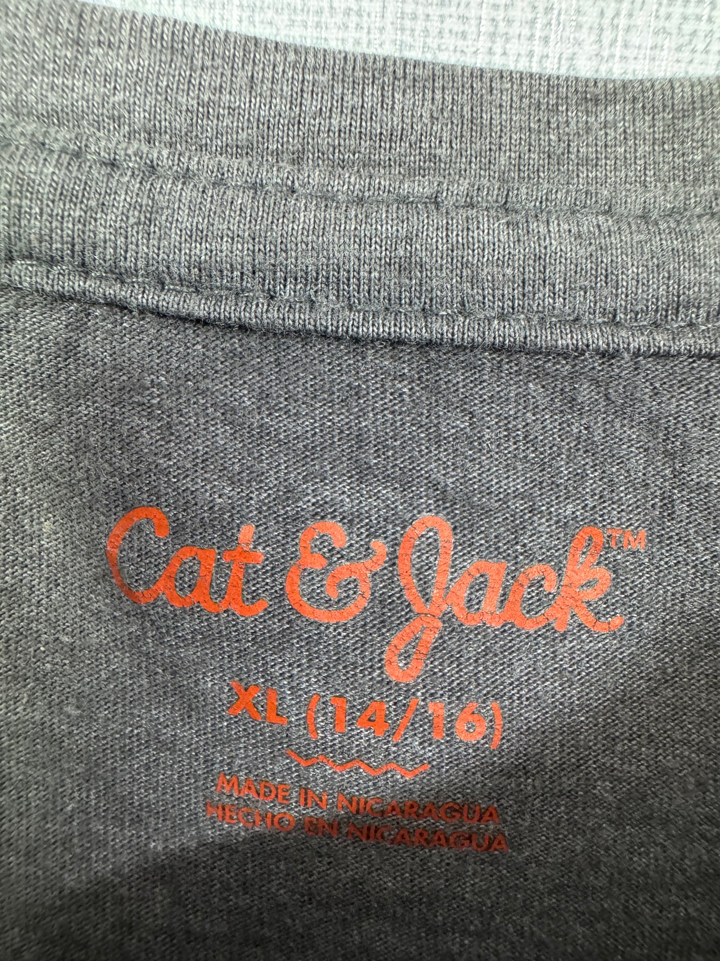 Cat & Jack T-Shirt (Women) (Small-Medium)