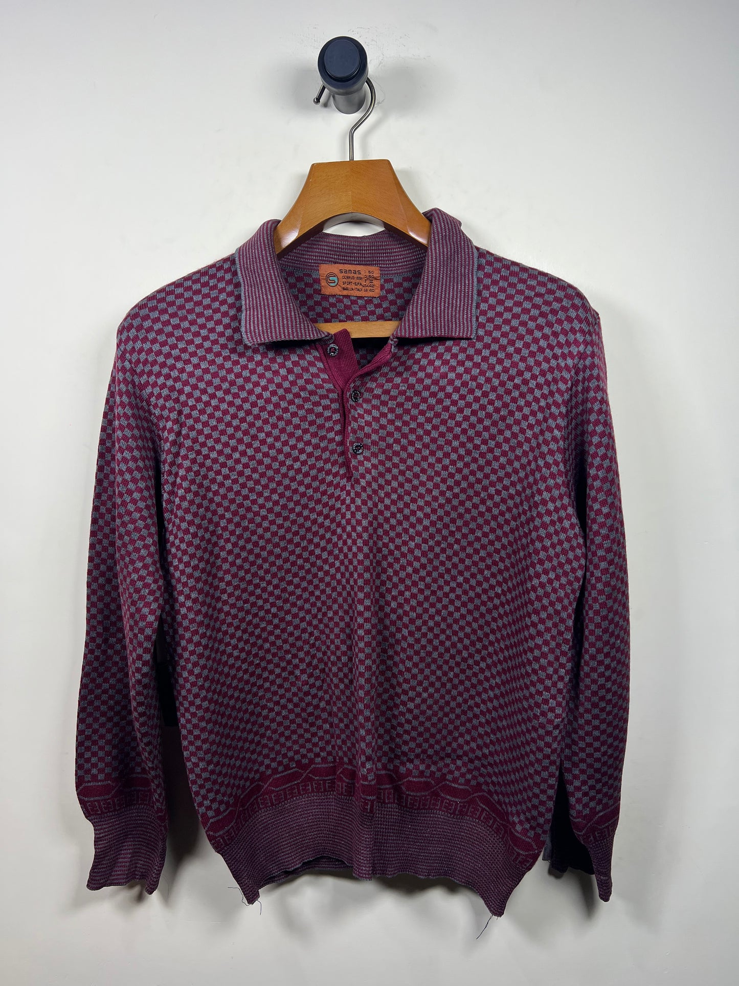 Samas Quarter Buttoned Sweater (Medium)