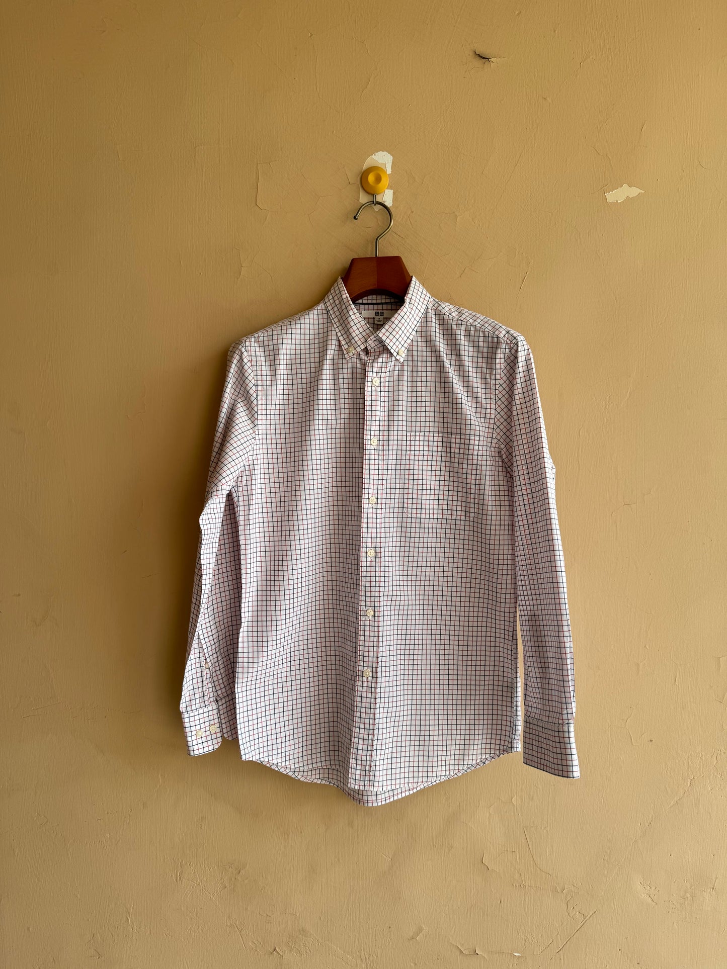 Uniqlo Buttoned Down Casual Shirt (Small-Medium)