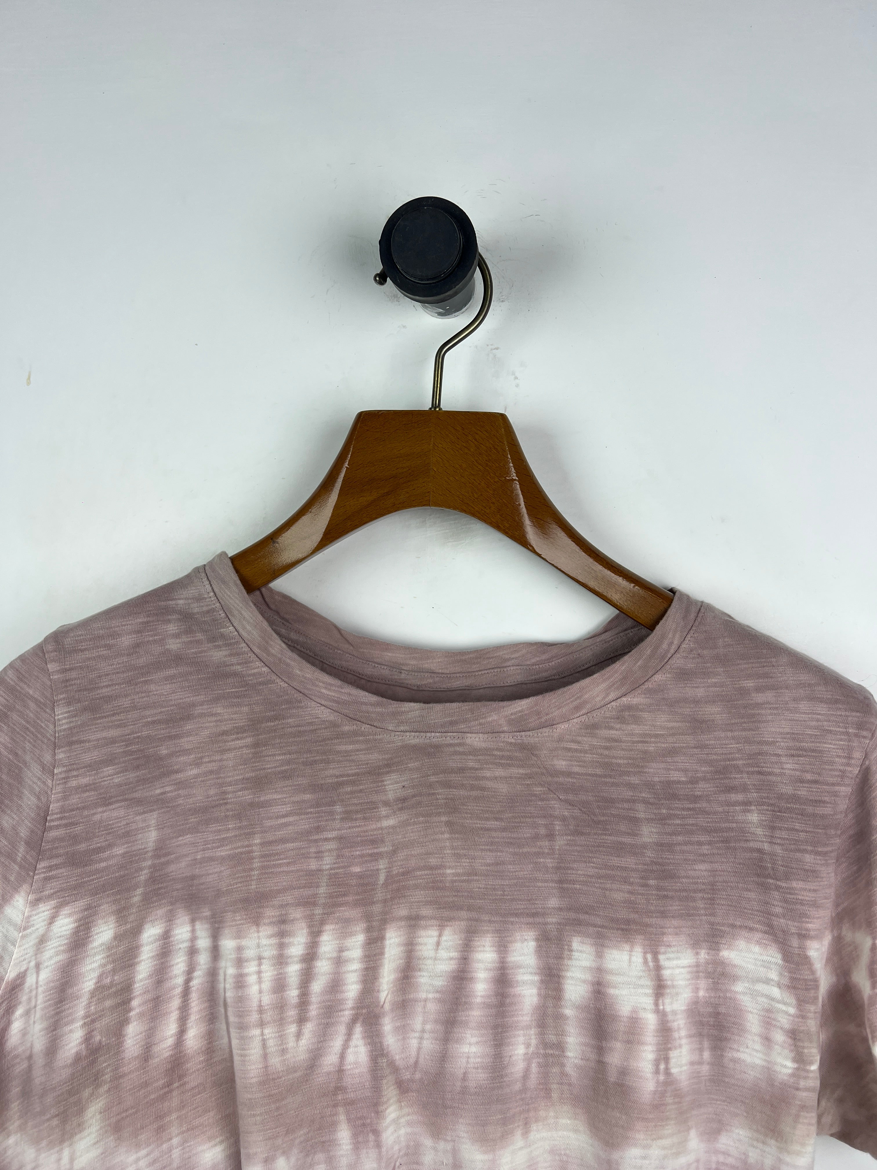 Old Navy T-Shirt (Women) (Large)