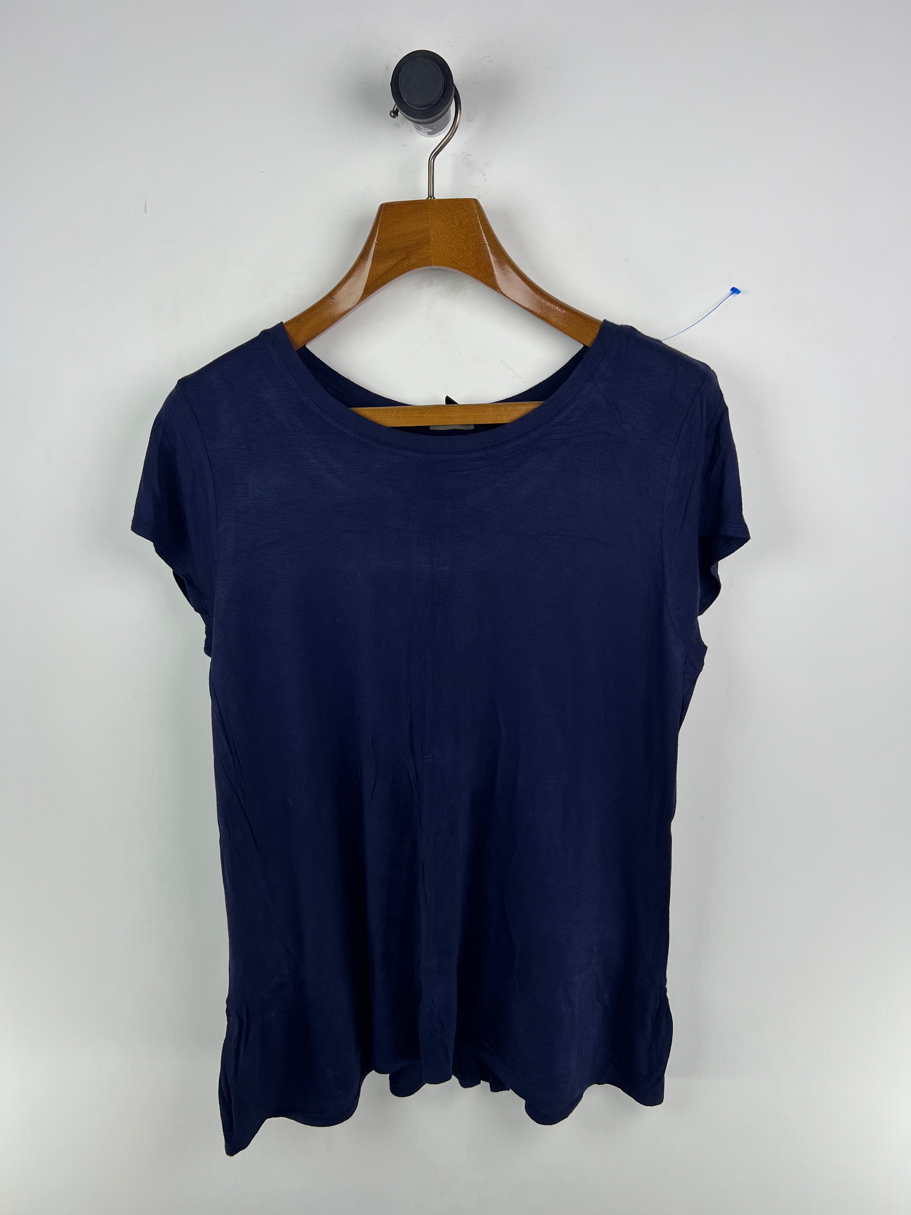 Banana Republic T-Shirt (Women) (Large)
