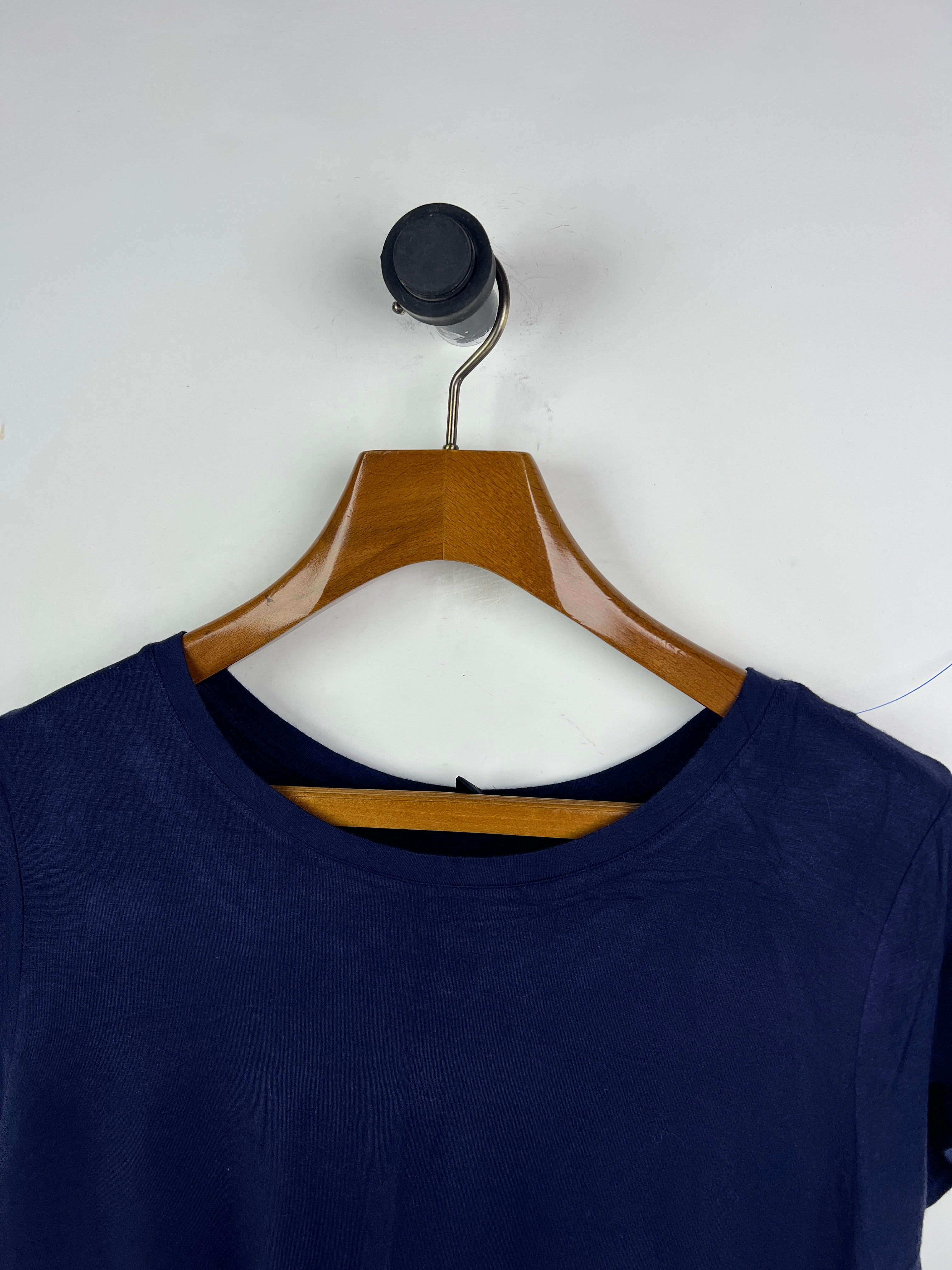 Banana Republic T-Shirt (Women) (Large)