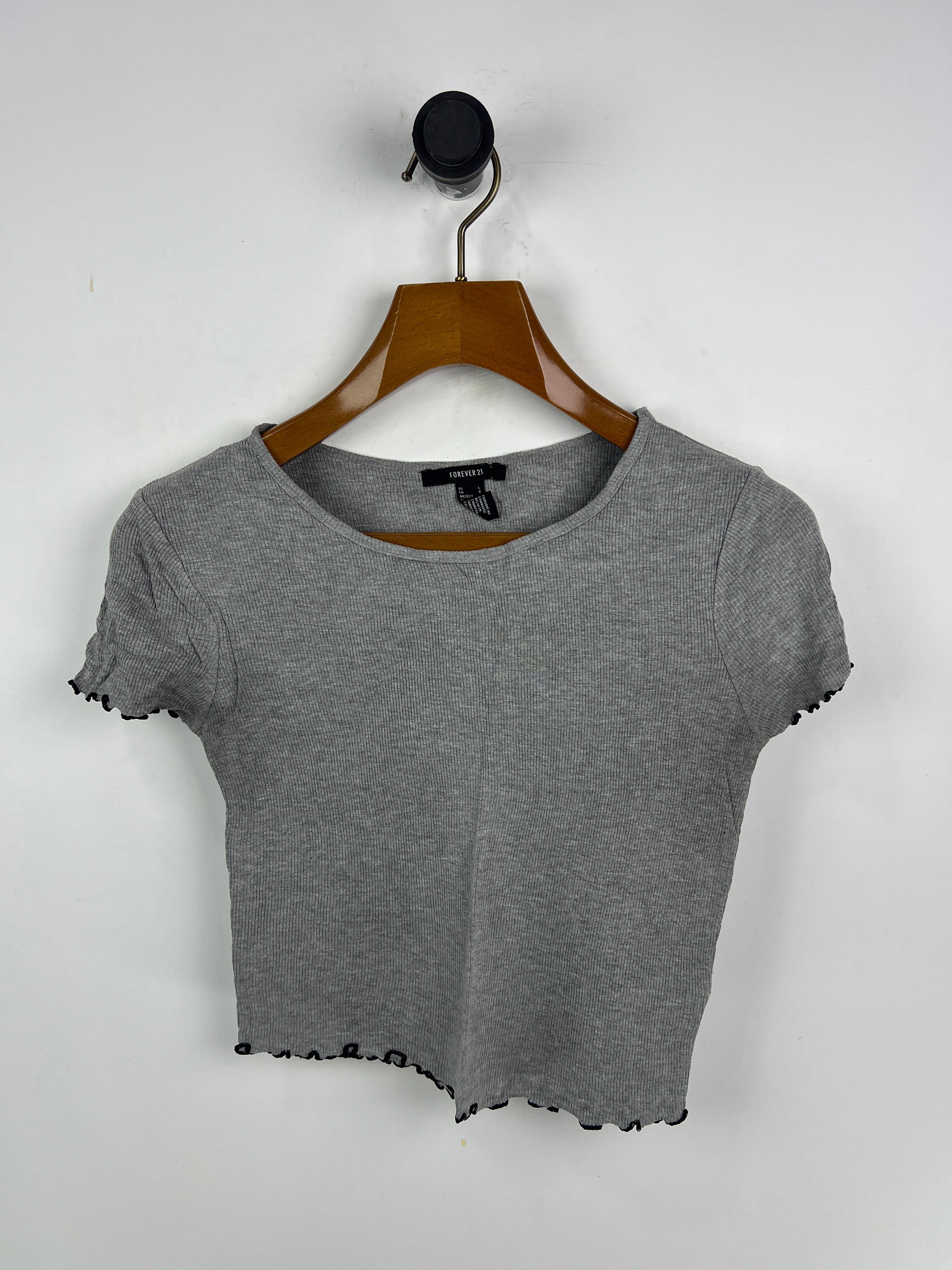 Forever 21 Crop T-Shirt (Women) (Medium-Large)
