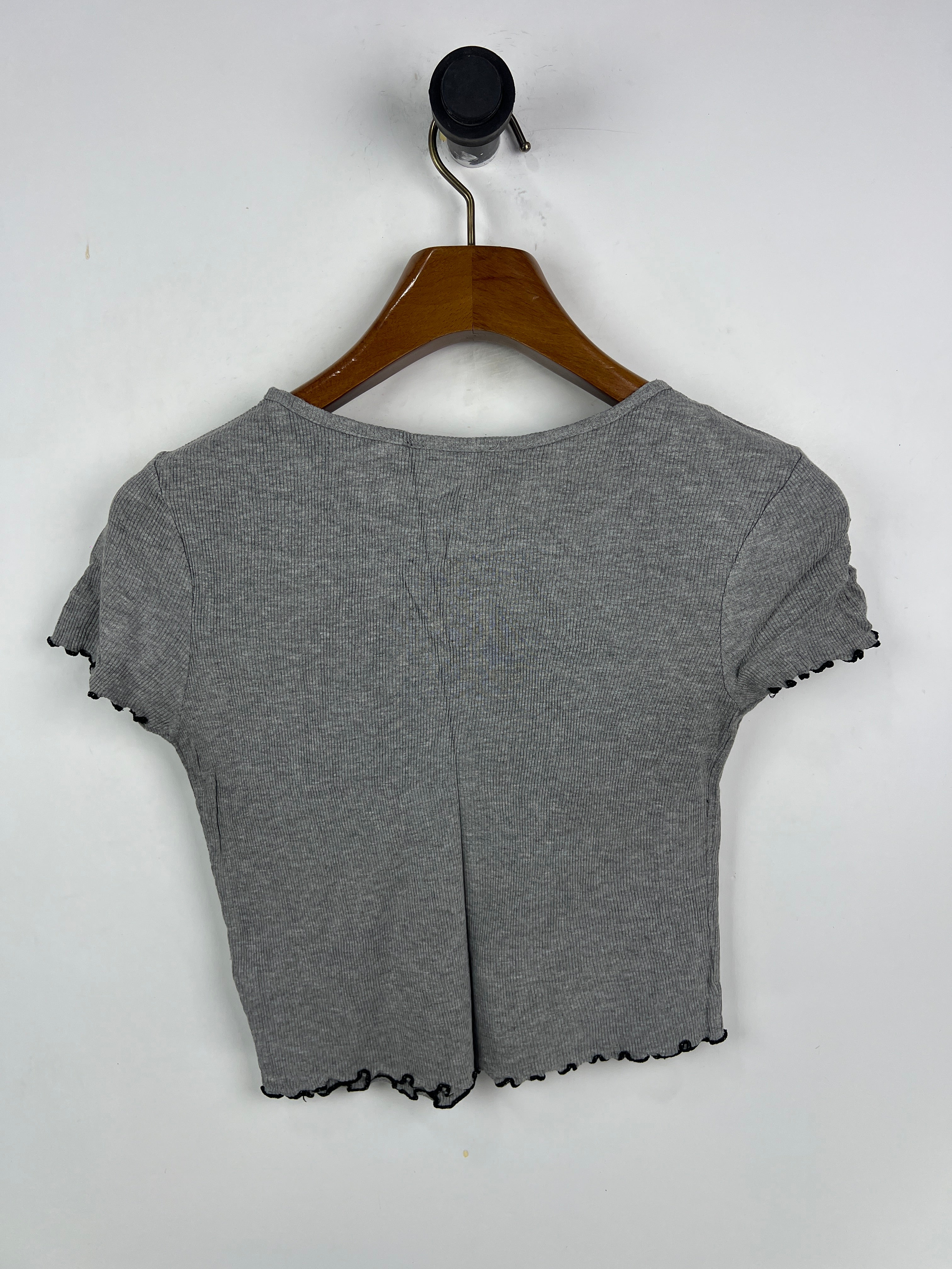 Forever 21 Crop T-Shirt (Women) (Medium-Large)