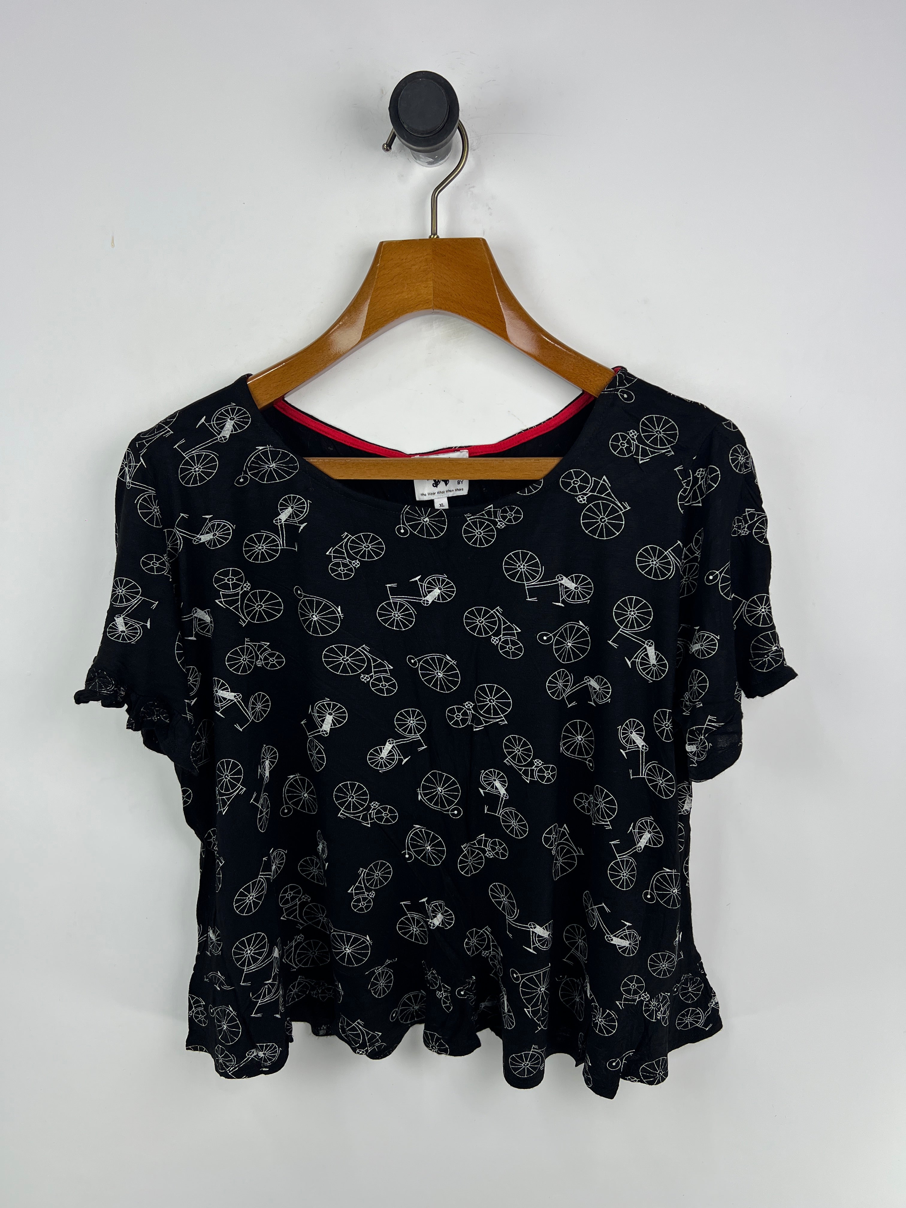 Blouse (Women) (Large/X-Large)