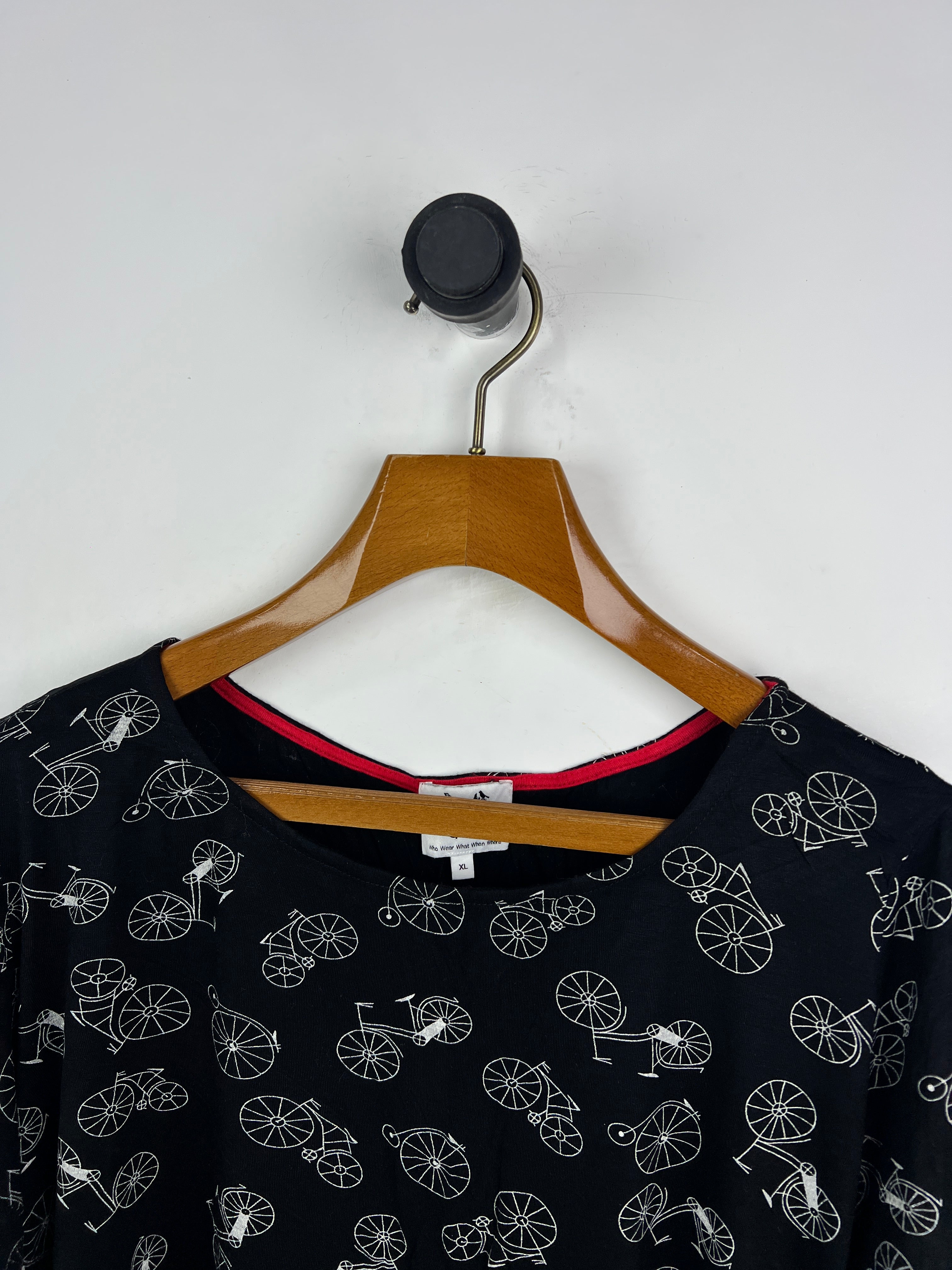 Blouse (Women) (Large/X-Large)