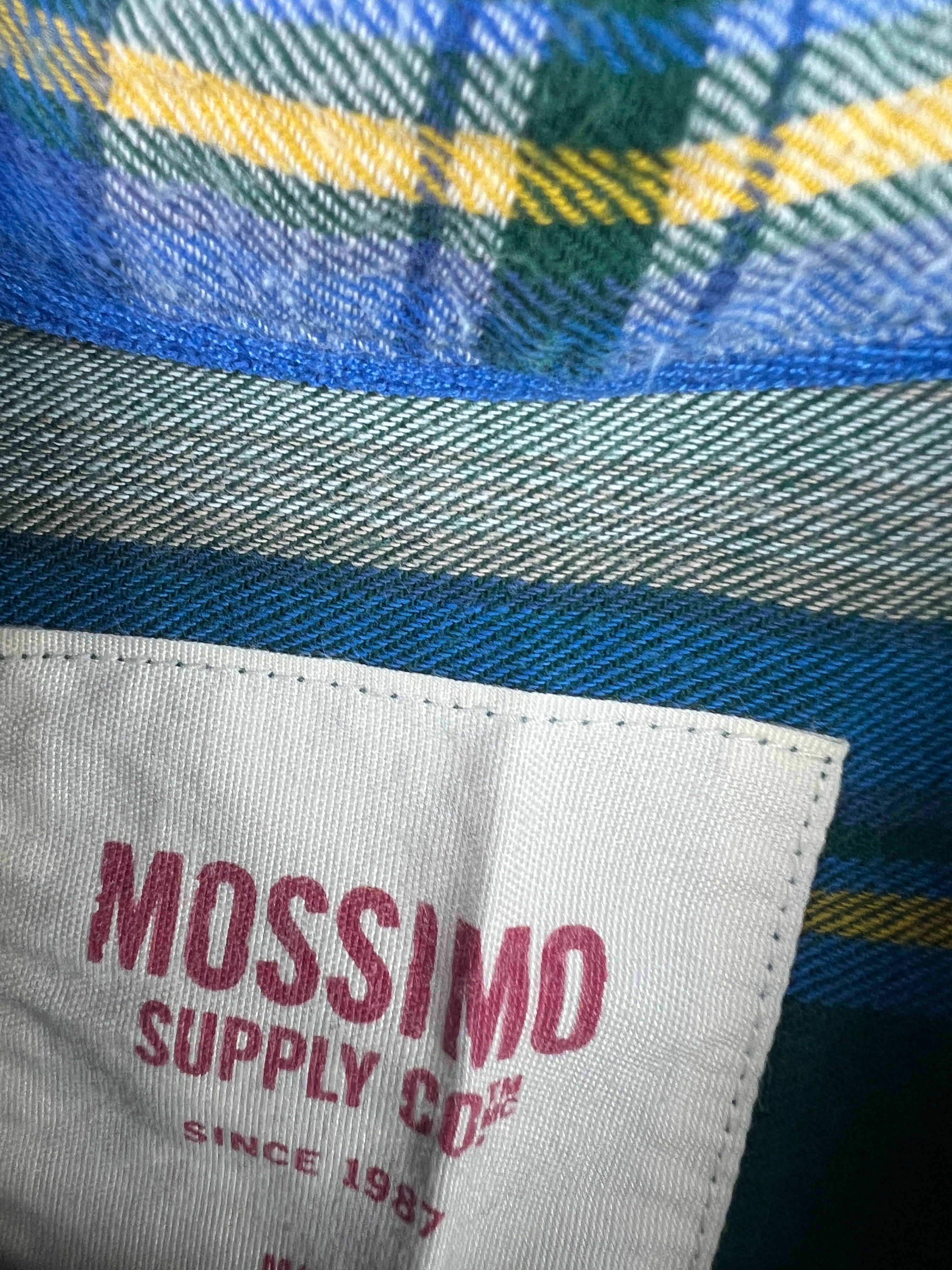 Mossimo Shirt (Women) (Small-Medium)