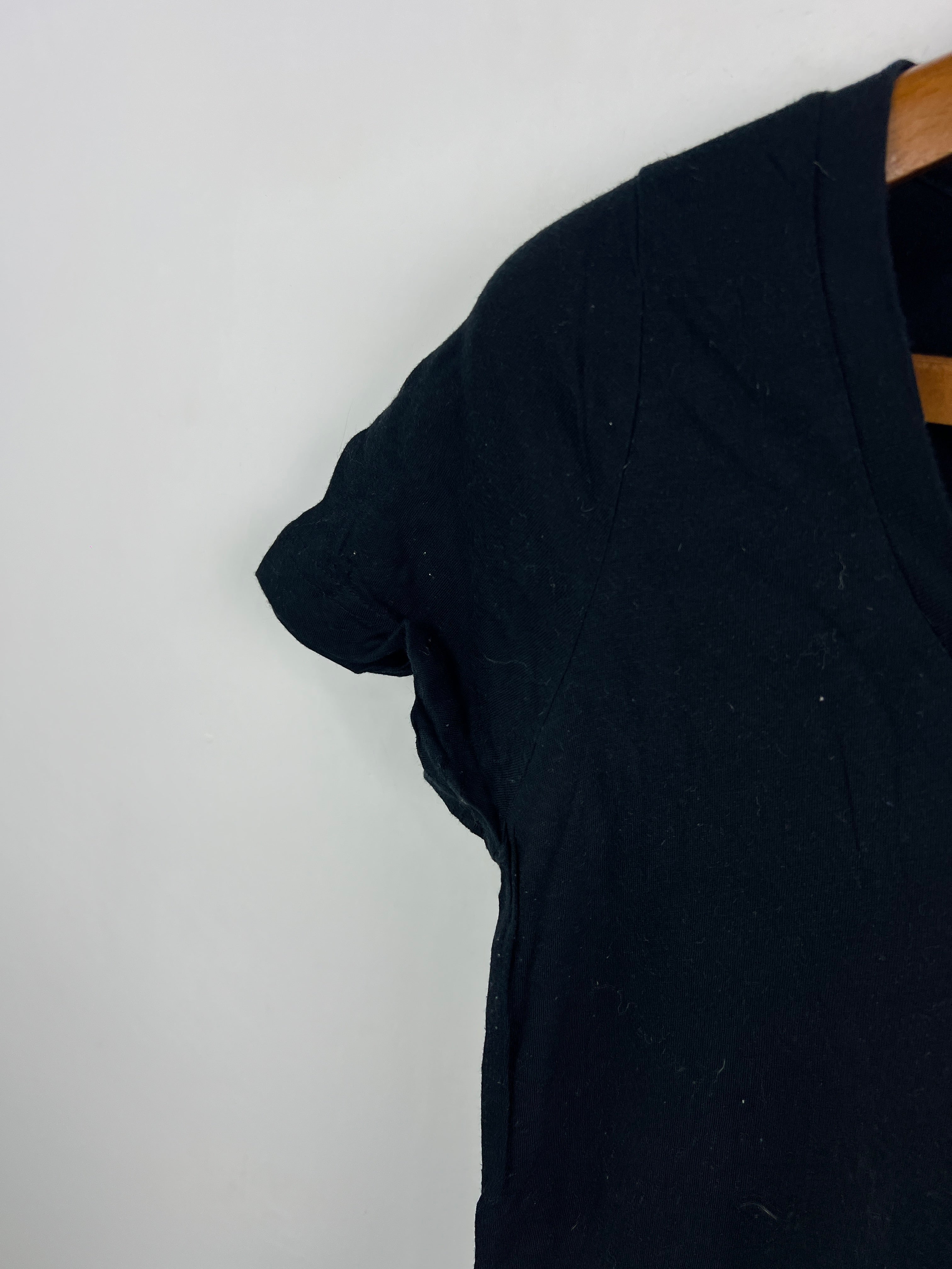 Mossimo T-Shirt (Women) (Small-Medium)