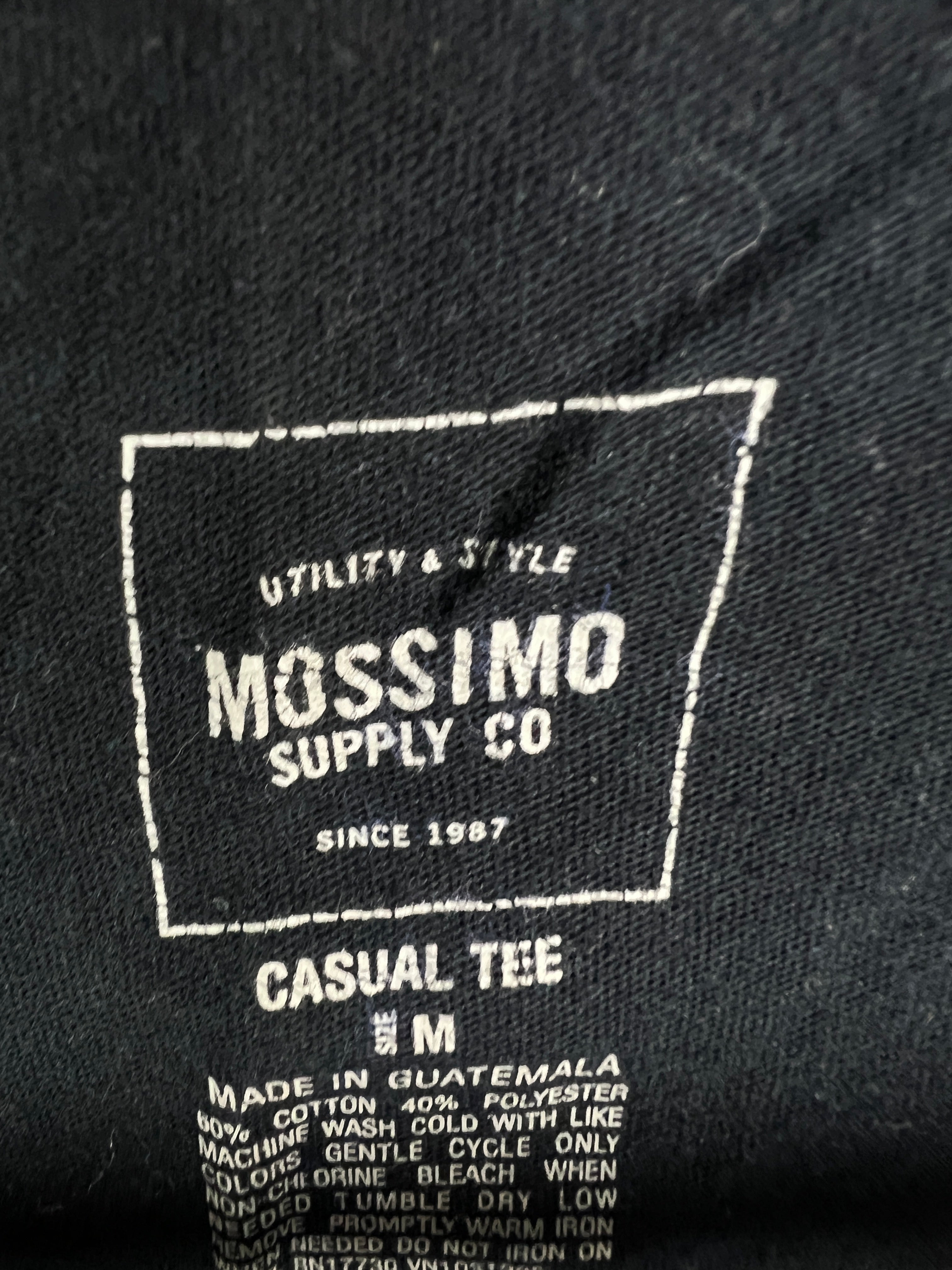 Mossimo T-Shirt (Women) (Small-Medium)