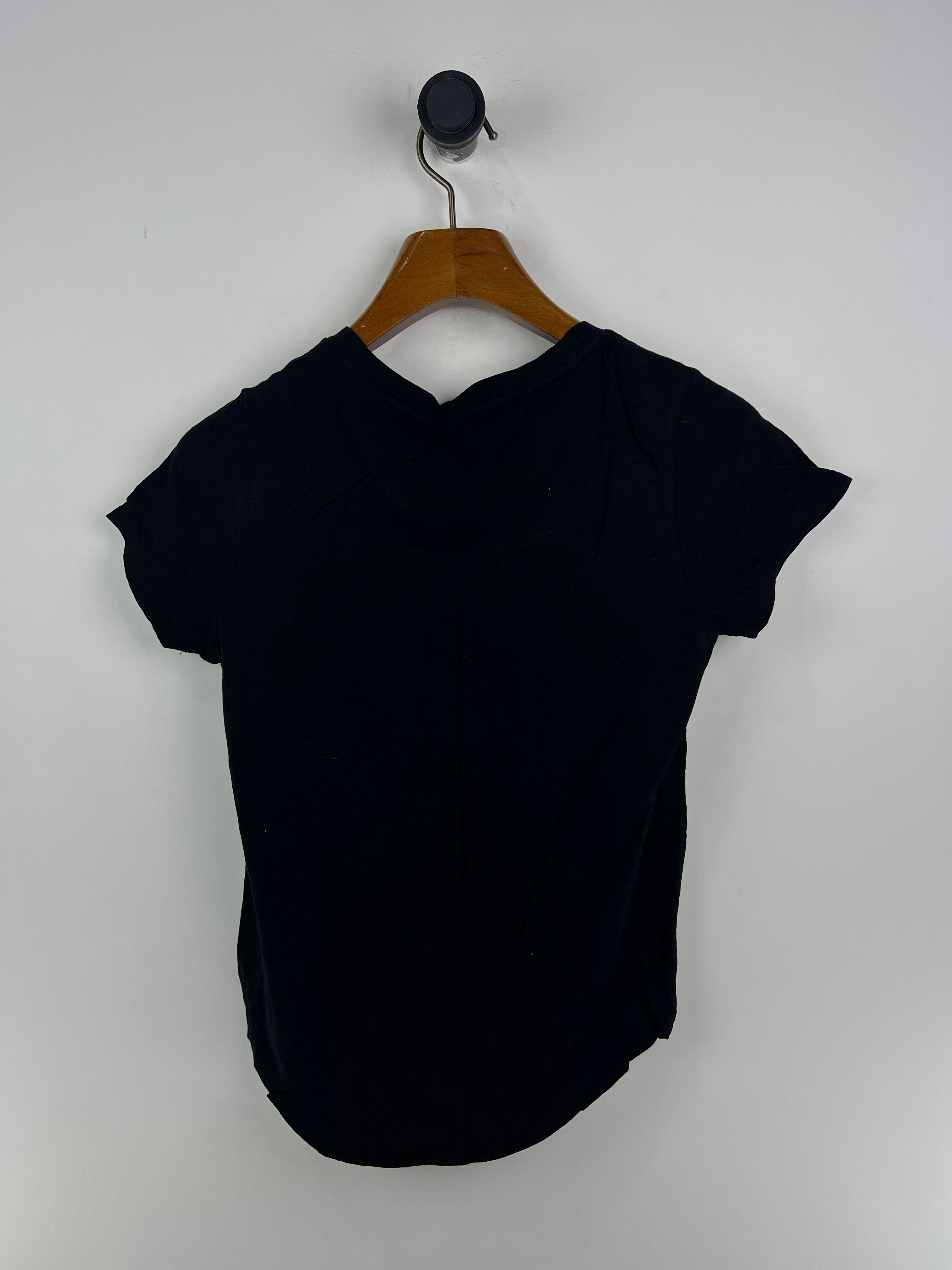 Old Navy T-Shirt (Women) (Small)