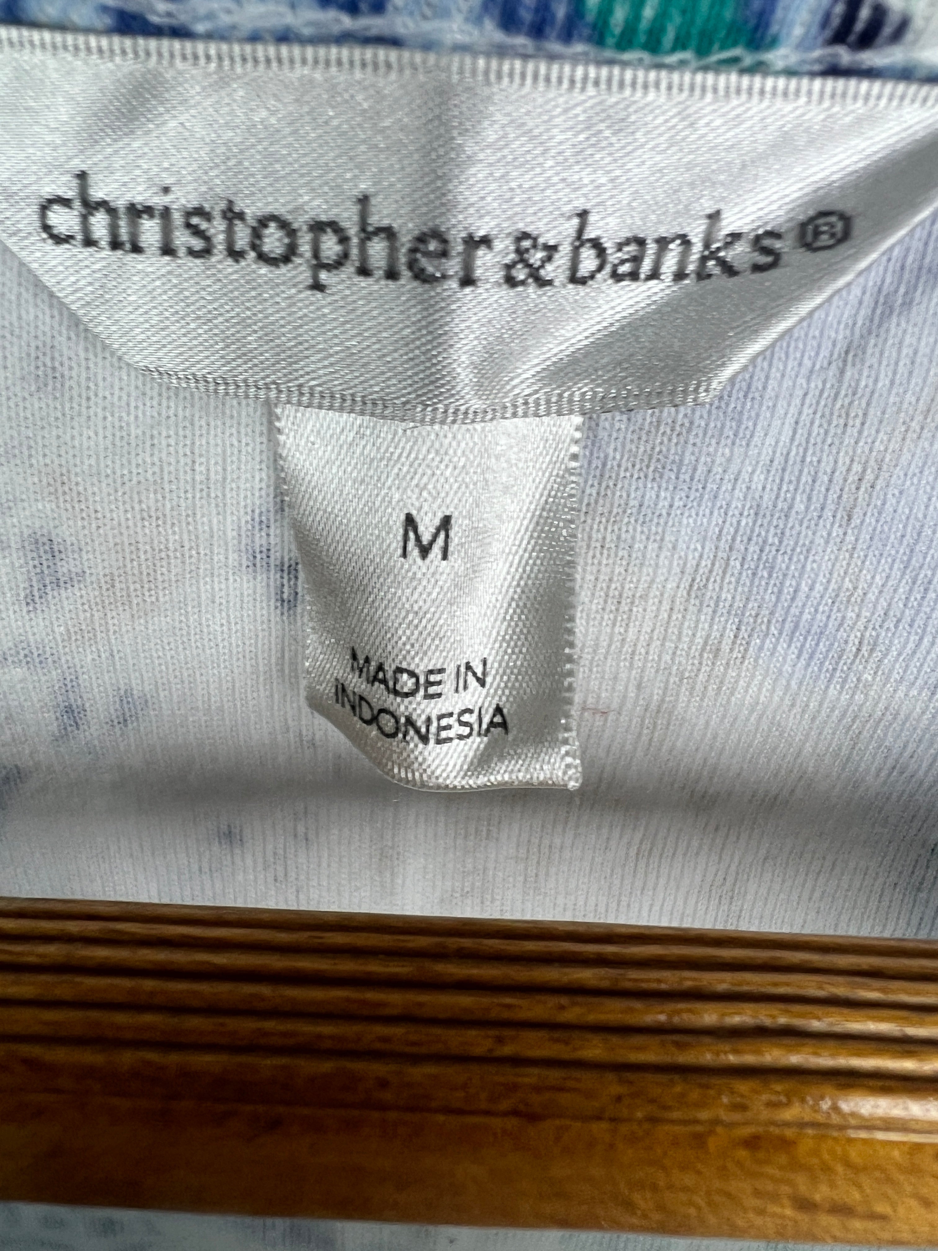 Christopher & Banks T-Shirt (Women) (Medium)