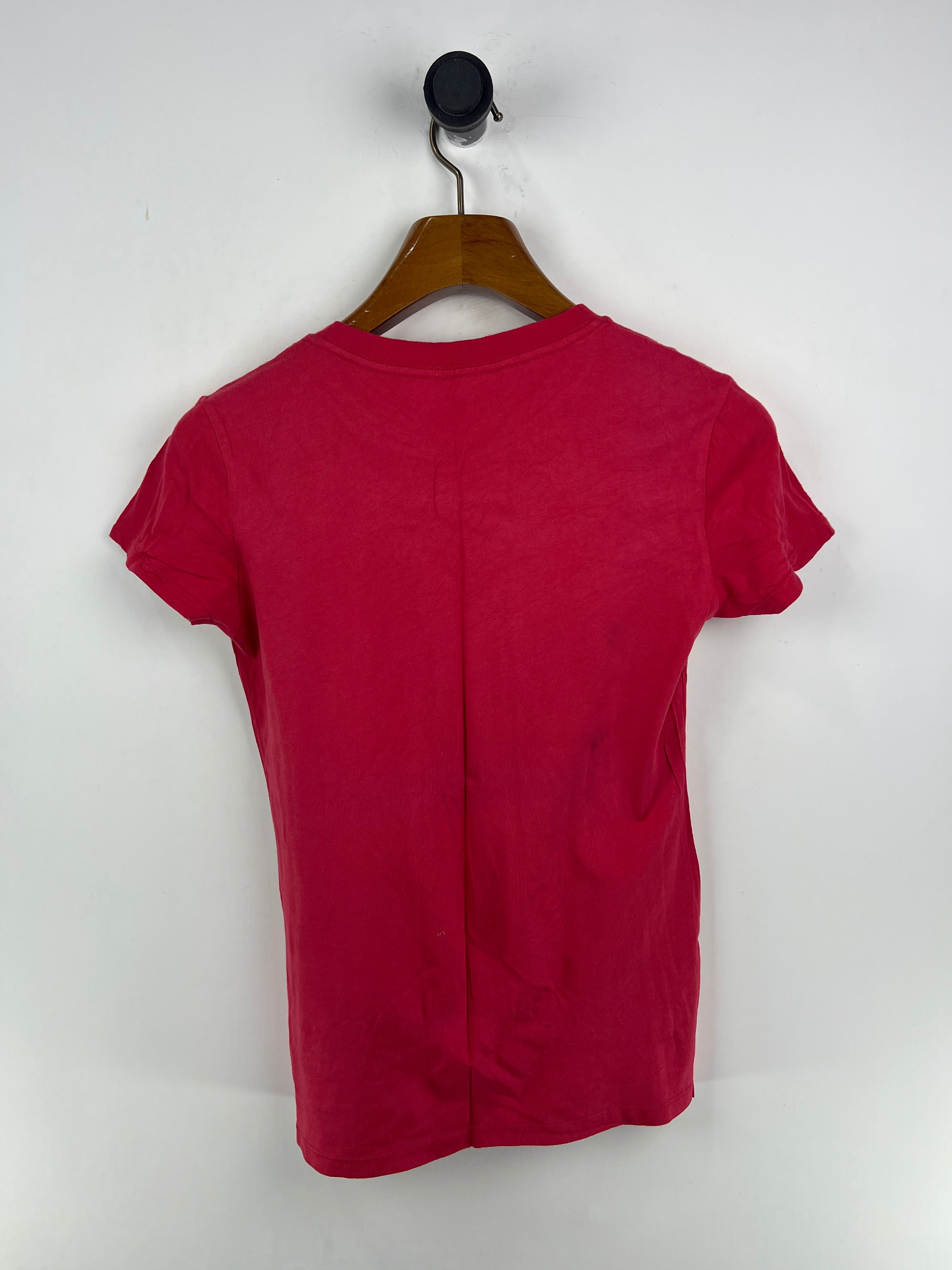 Old Navy T-Shirt (Women) (Small-Medium)