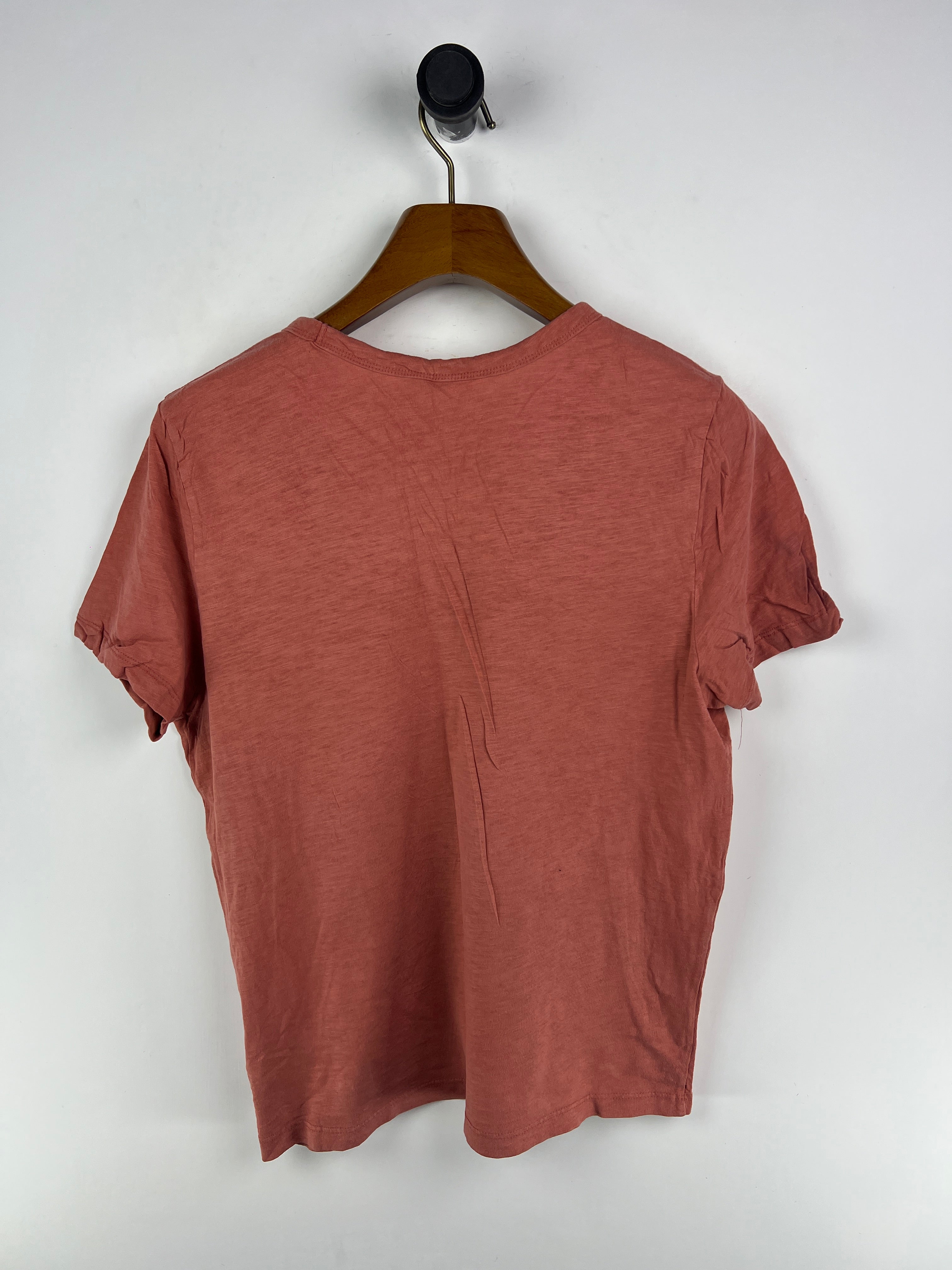 Universal Threads T-Shirt (Women) (Medium)
