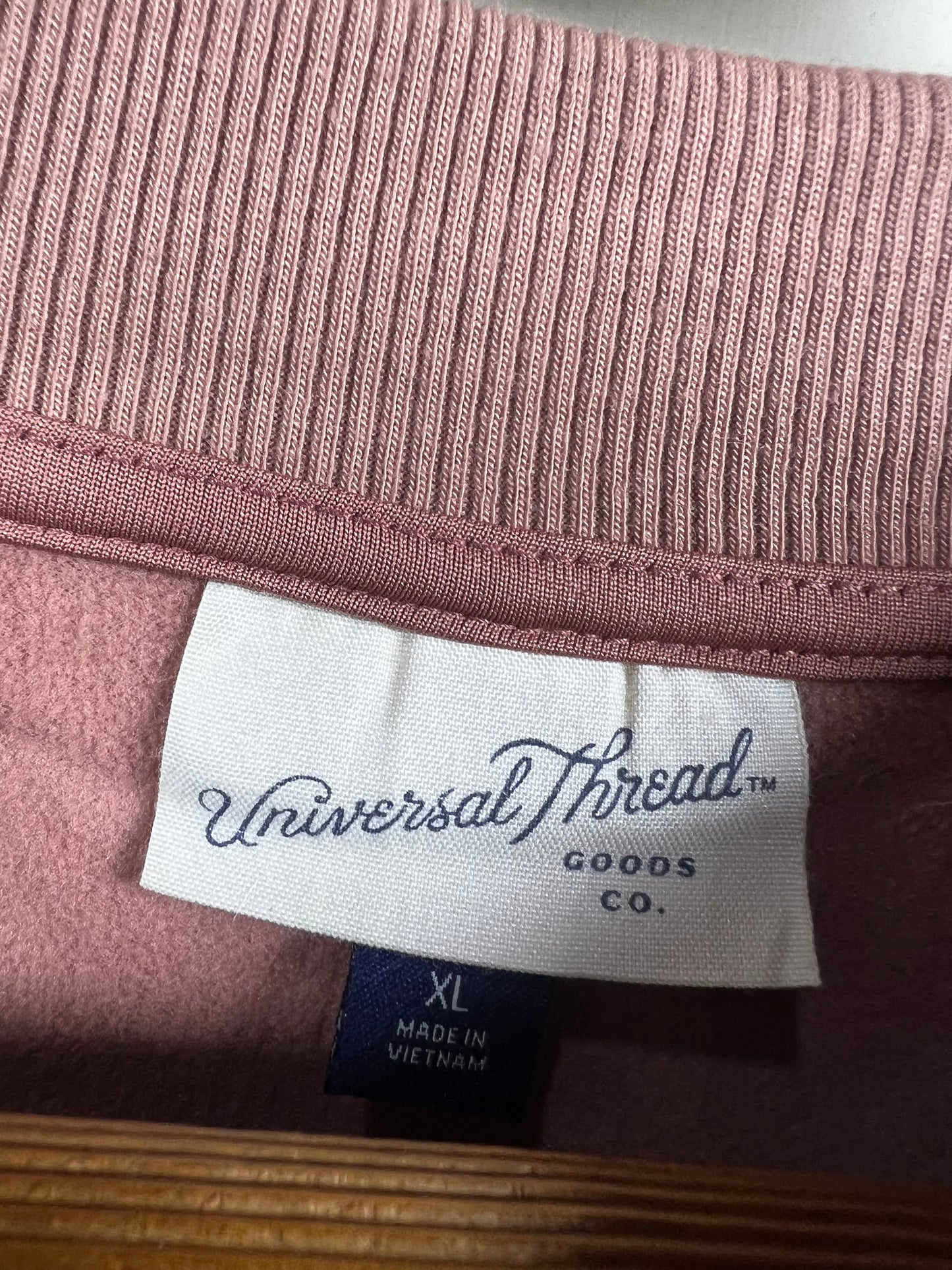 Universal Threads Teddy Shirt (Women) (Large/X-Large)