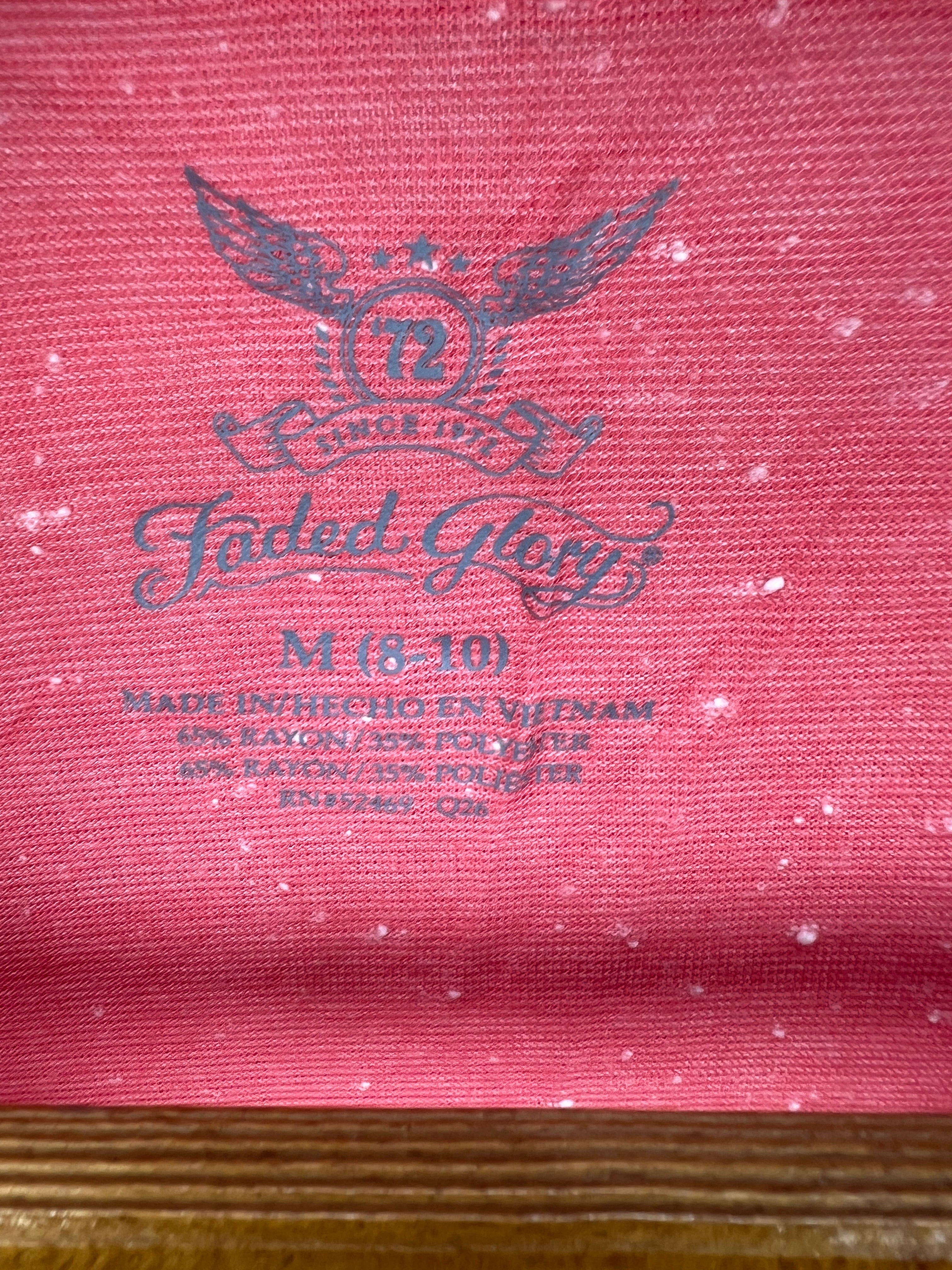 Faded Glory T-Shirt (Women) (Medium)