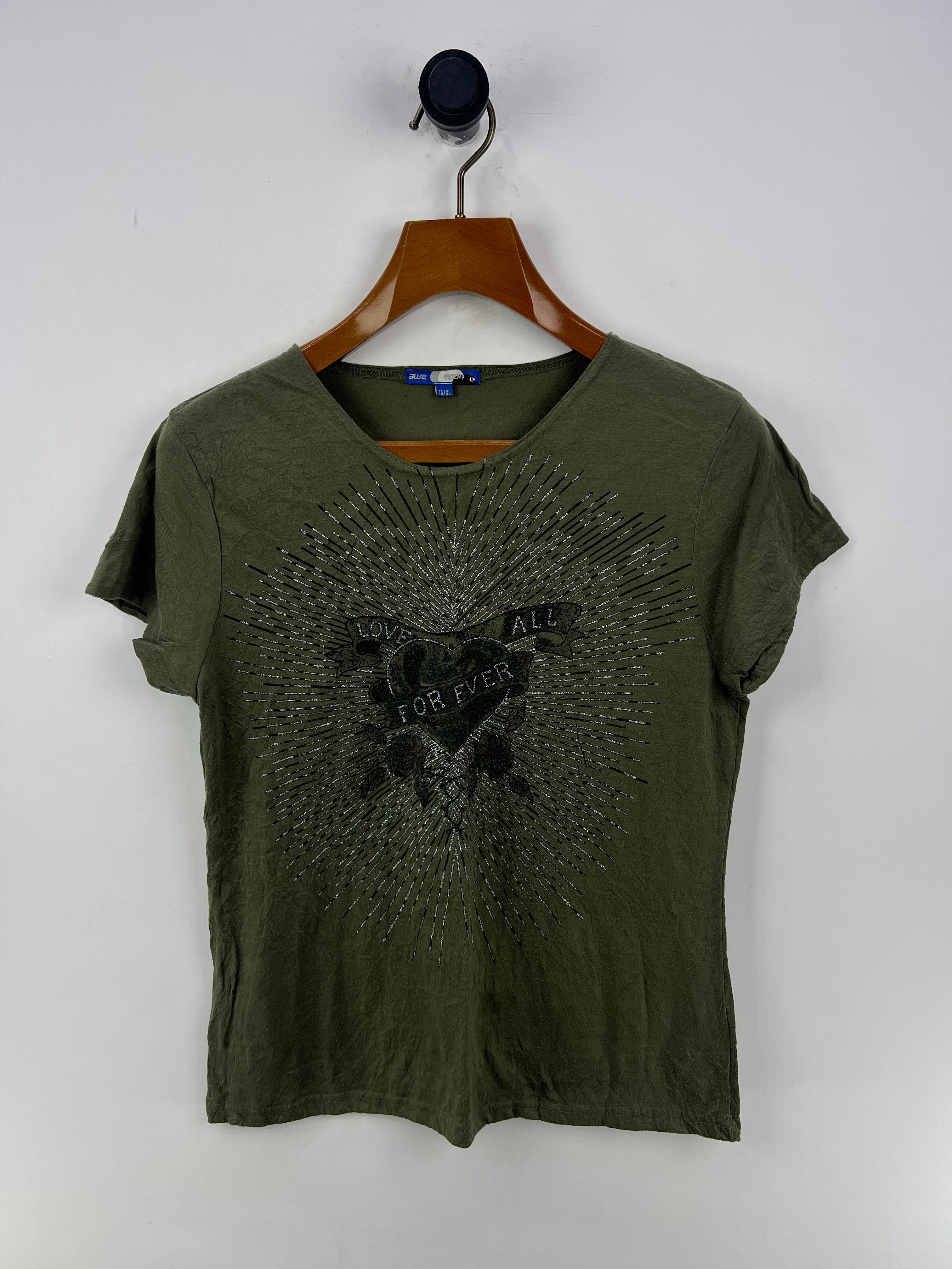 T-Shirt (Women) (Small-Medium)