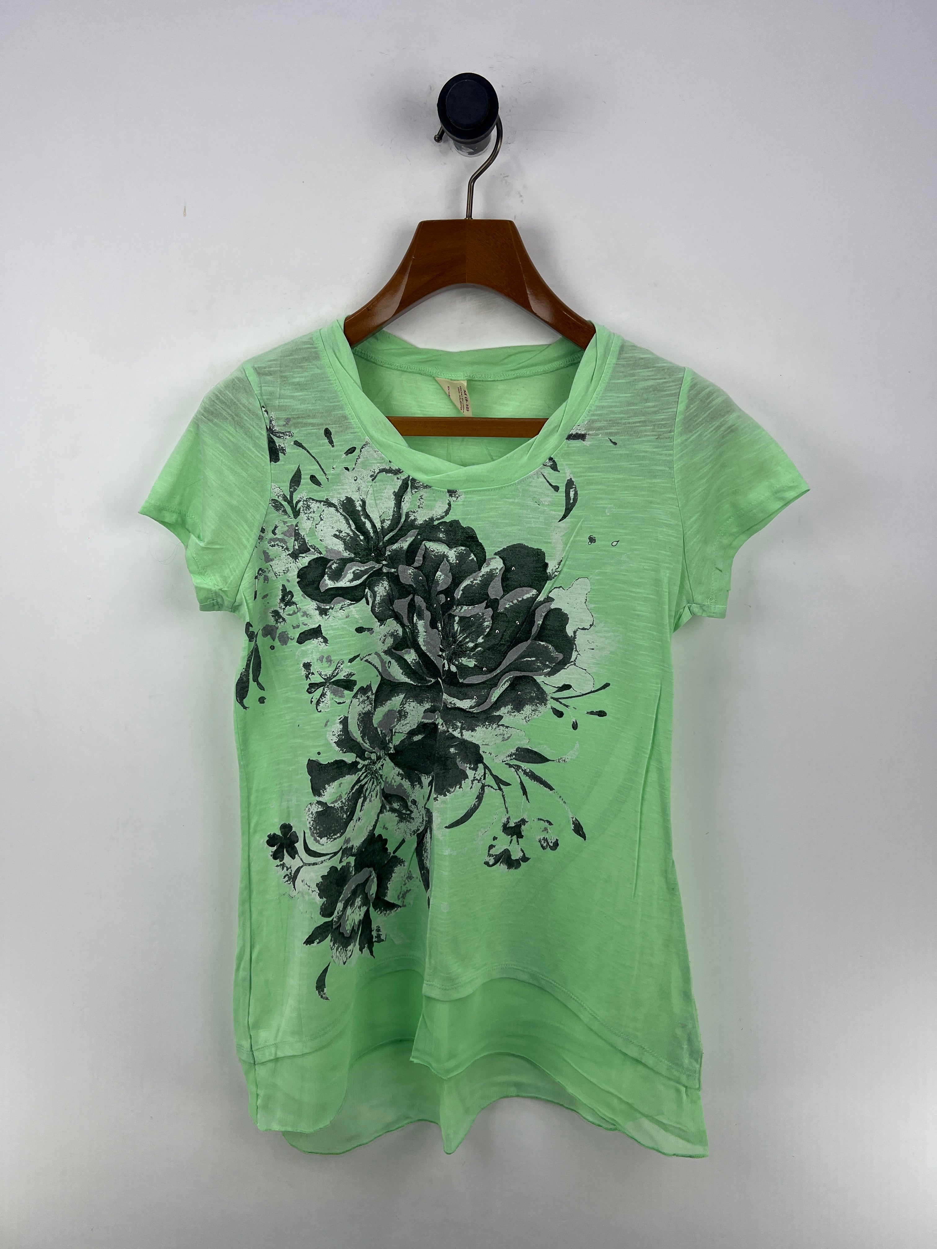 Faded Glory T-Shirt (Women) (Medium-Large)