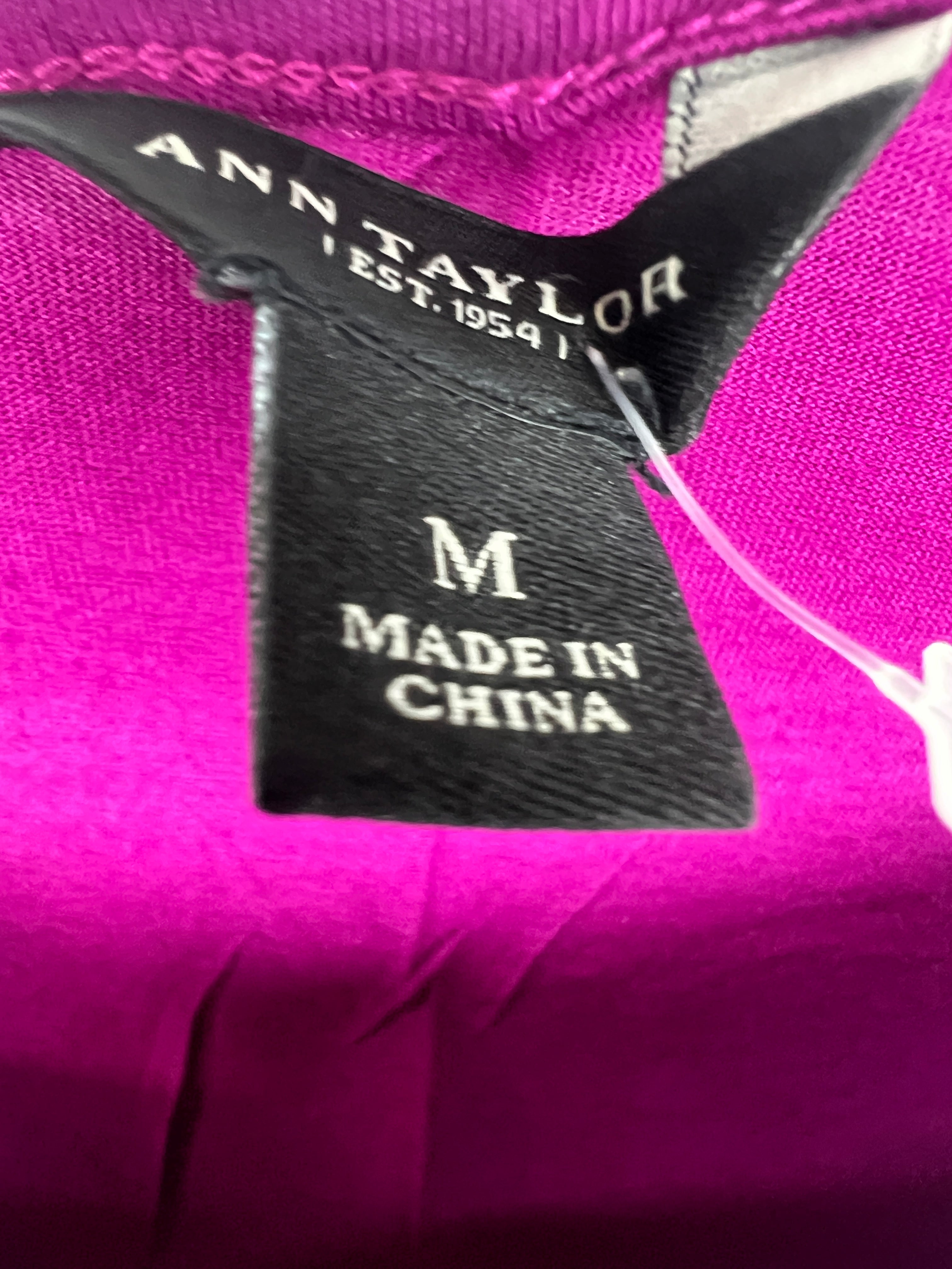 Ann Taylor Tank Top (Women) (Medium-Large)