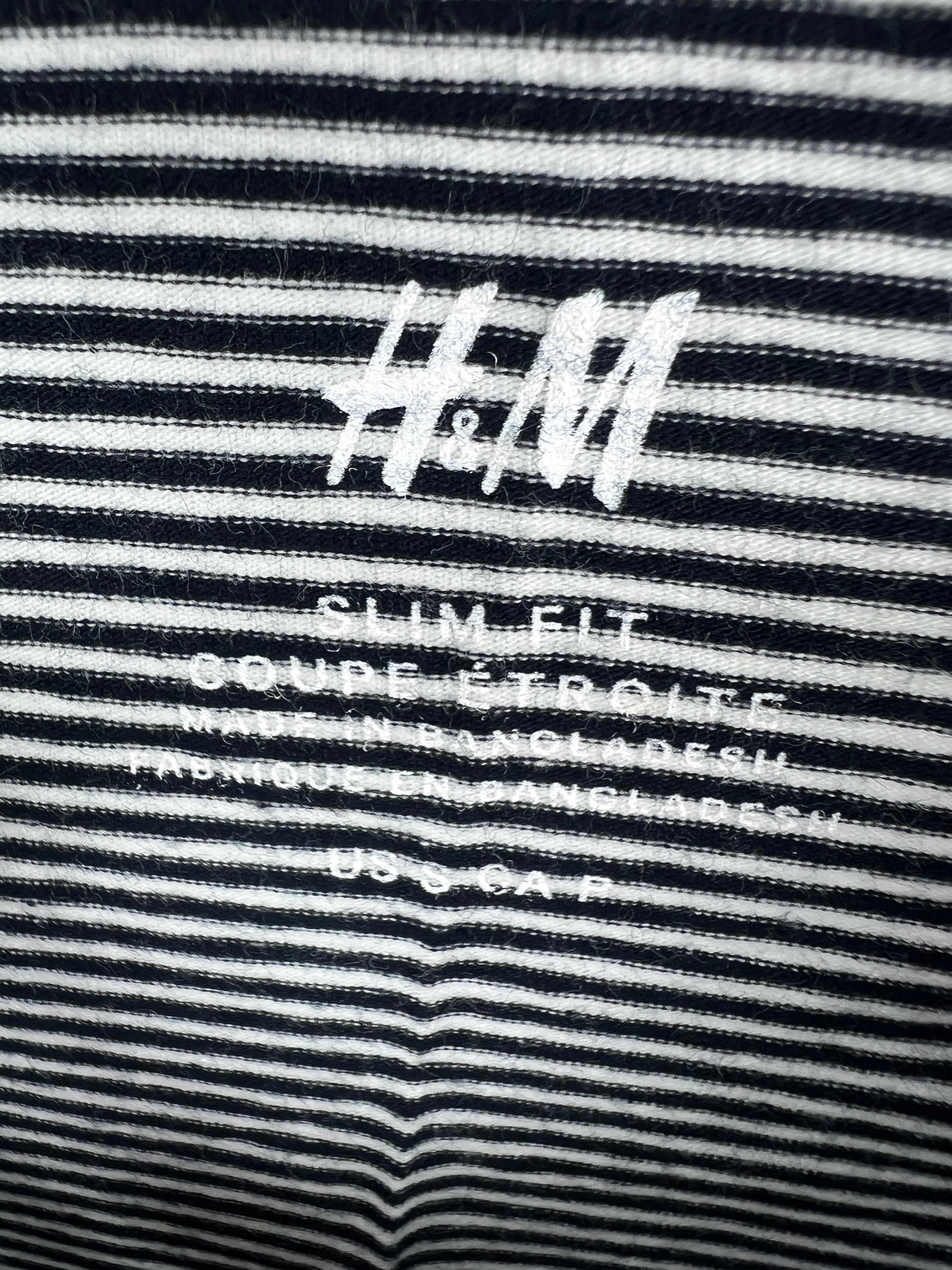 H&M T-Shirt (Women) (Small)