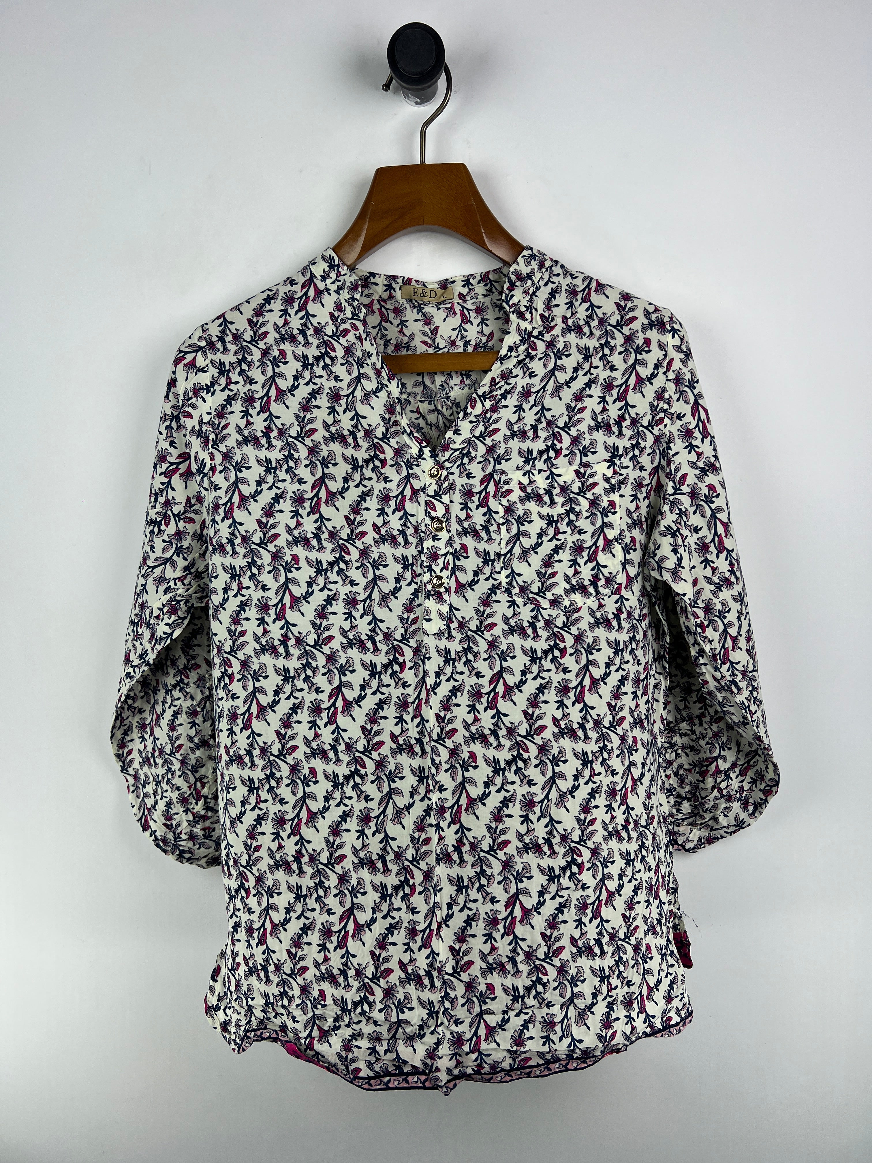 E&D Blouse (Women) (Medium-Large)
