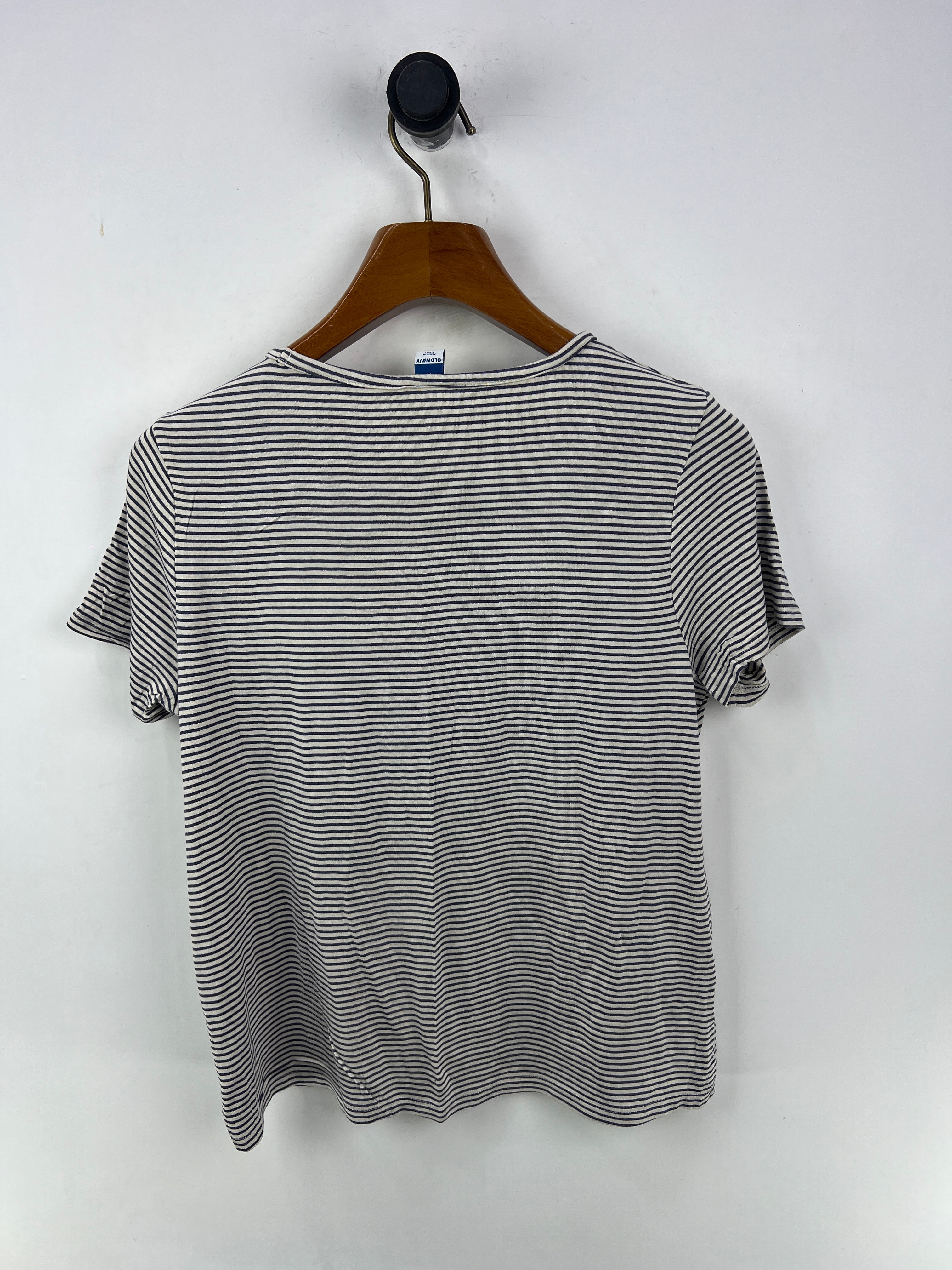 Old Navy T-Shirt (Women) (Medium-Large)