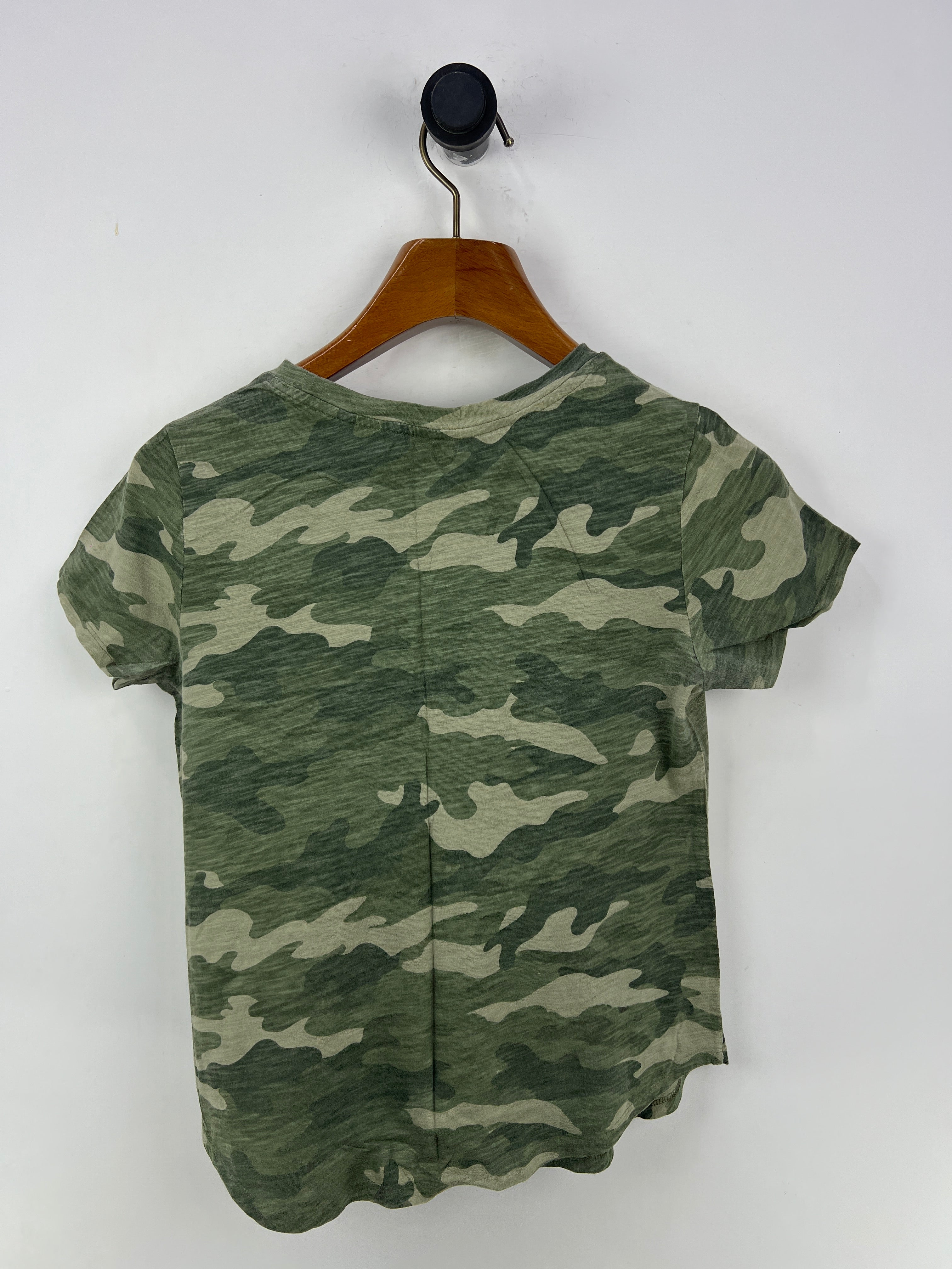 Old Navy T-Shirt (Women) (Small)