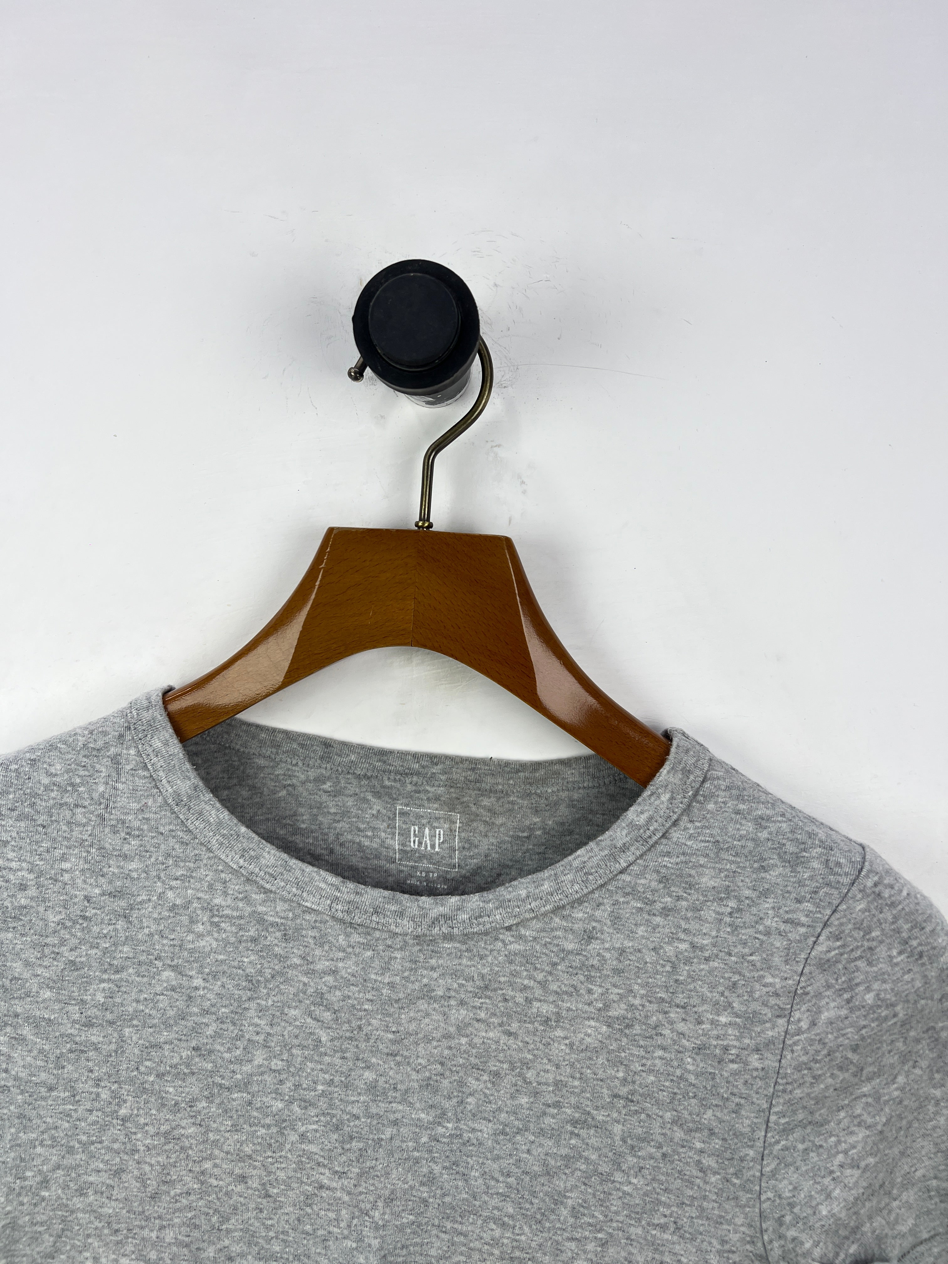 Gap T-Shirt (Women) (X-Small)