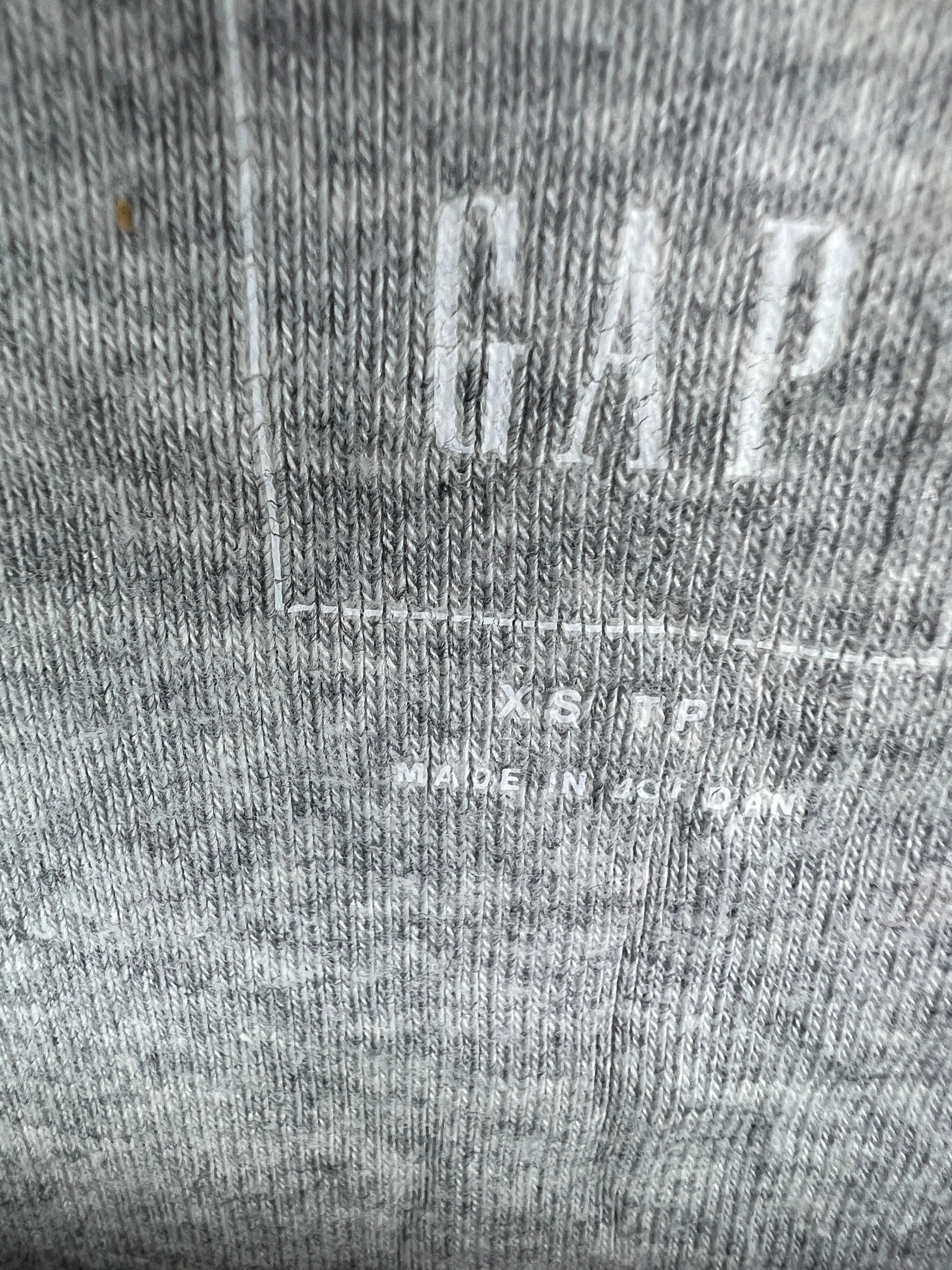 Gap T-Shirt (Women) (X-Small)