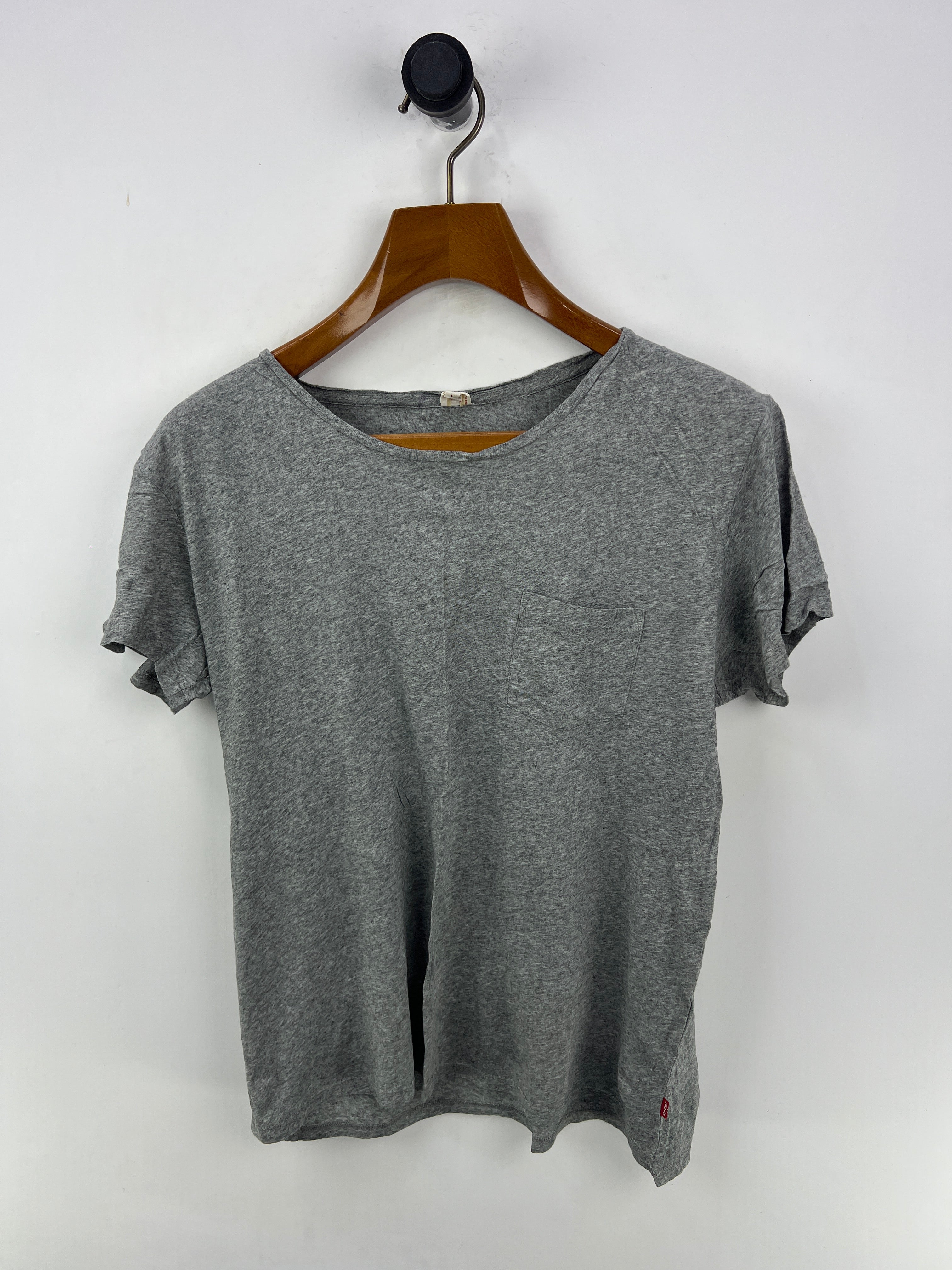 Levis T-Shirt (Women) (Medium)