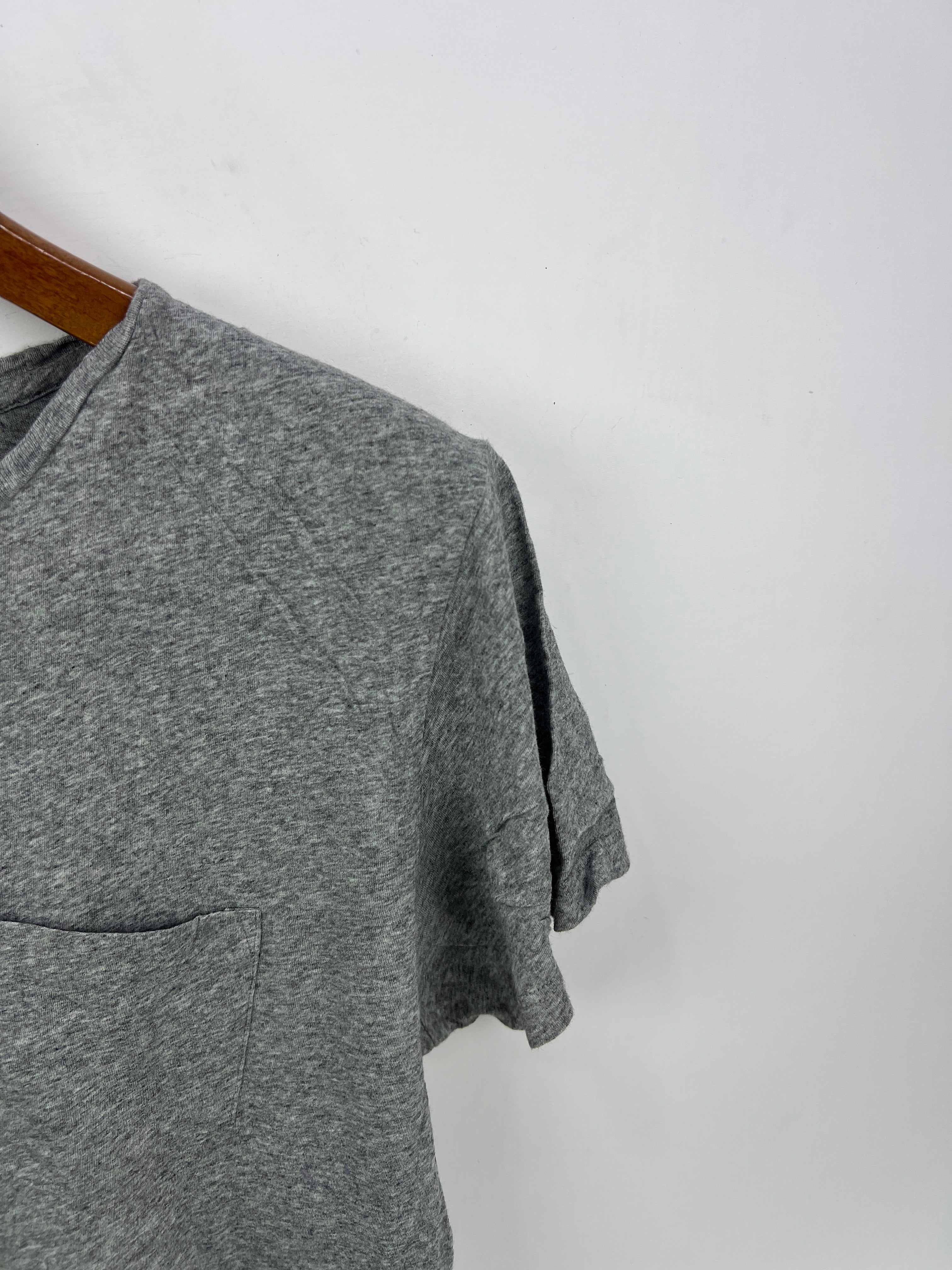 Levis T-Shirt (Women) (Medium)