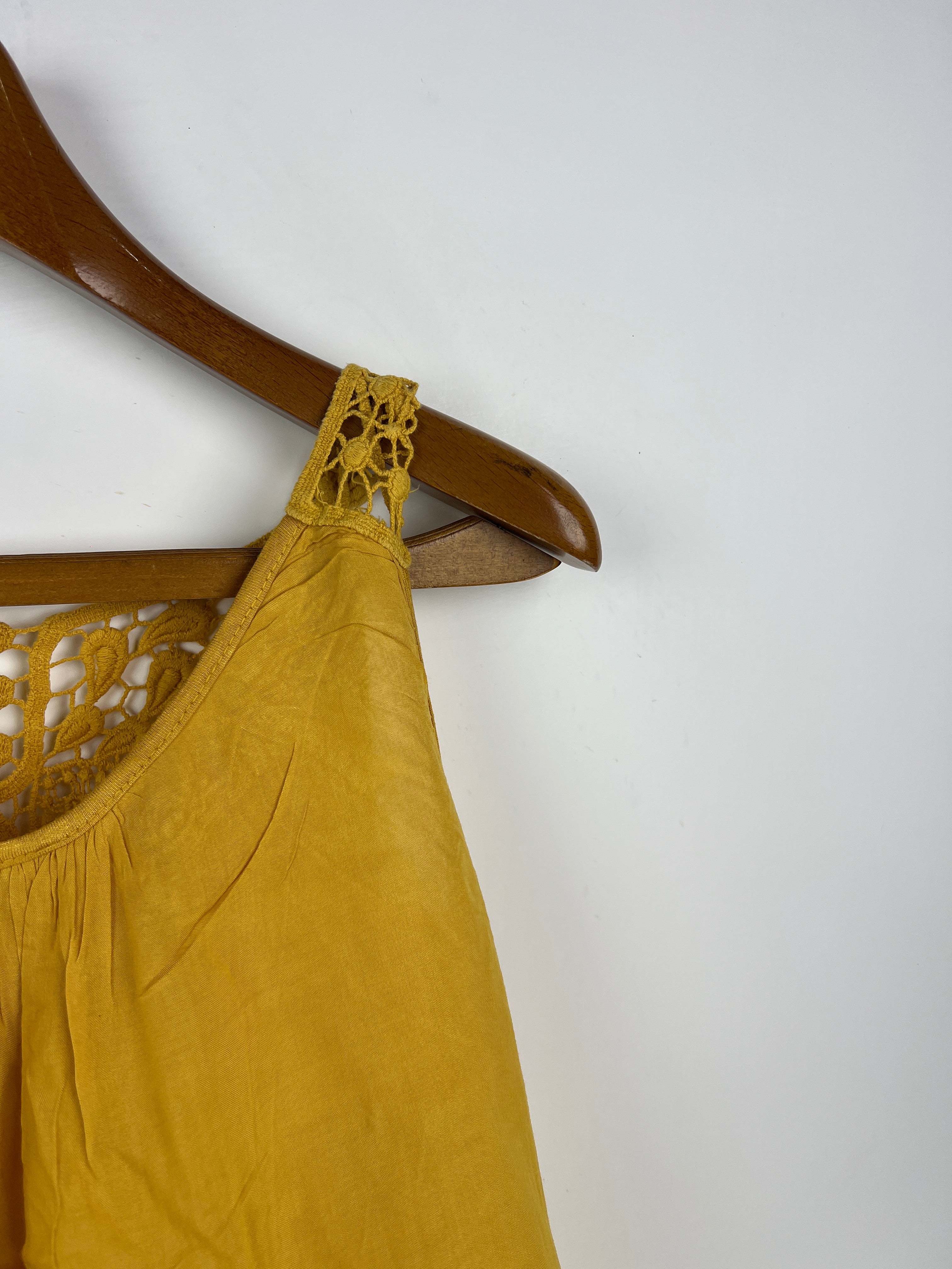 Tank Top (Women) (Medium-Large)