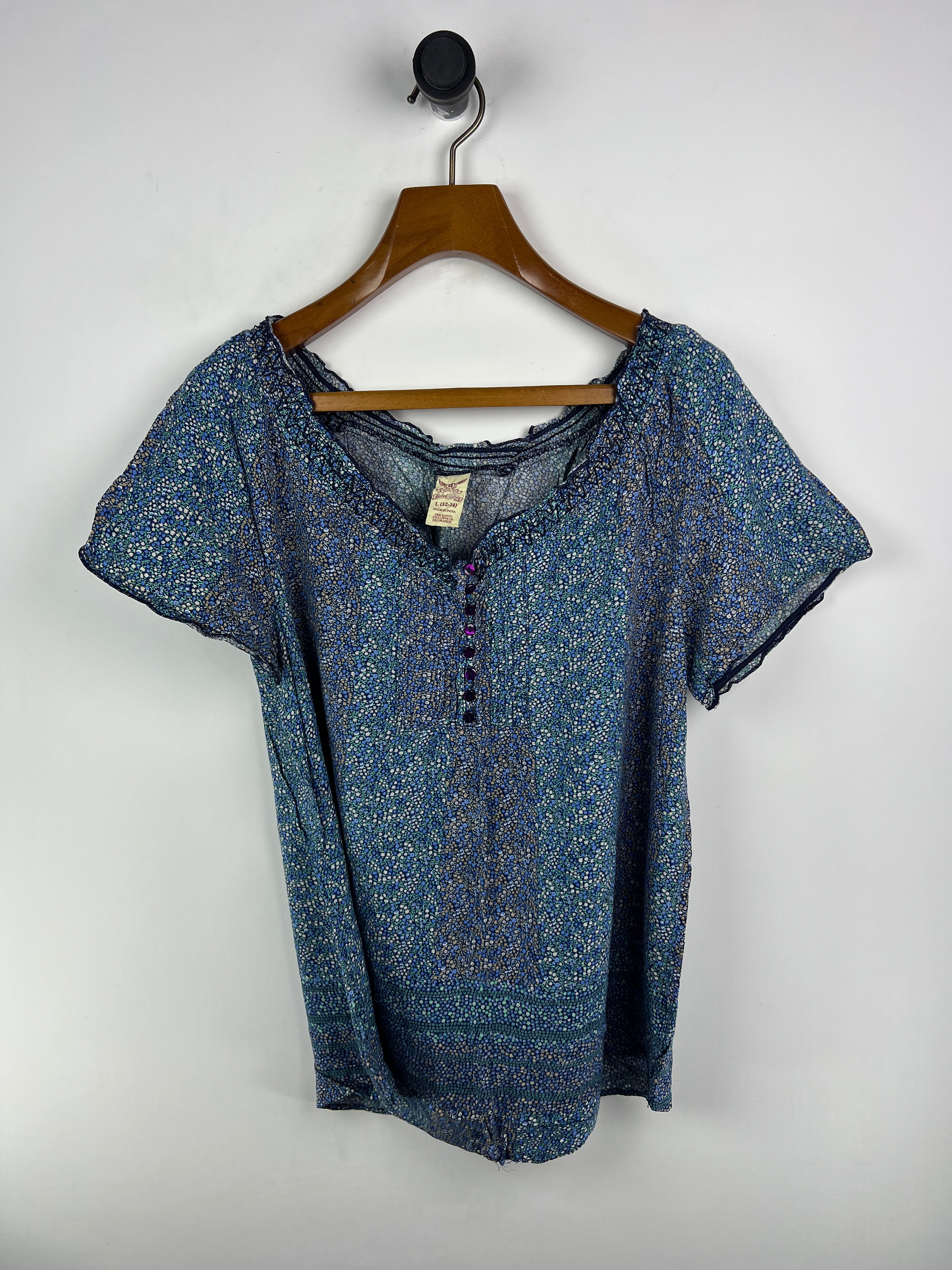 Faded Glory Blouse (Women) (Medium-Large)