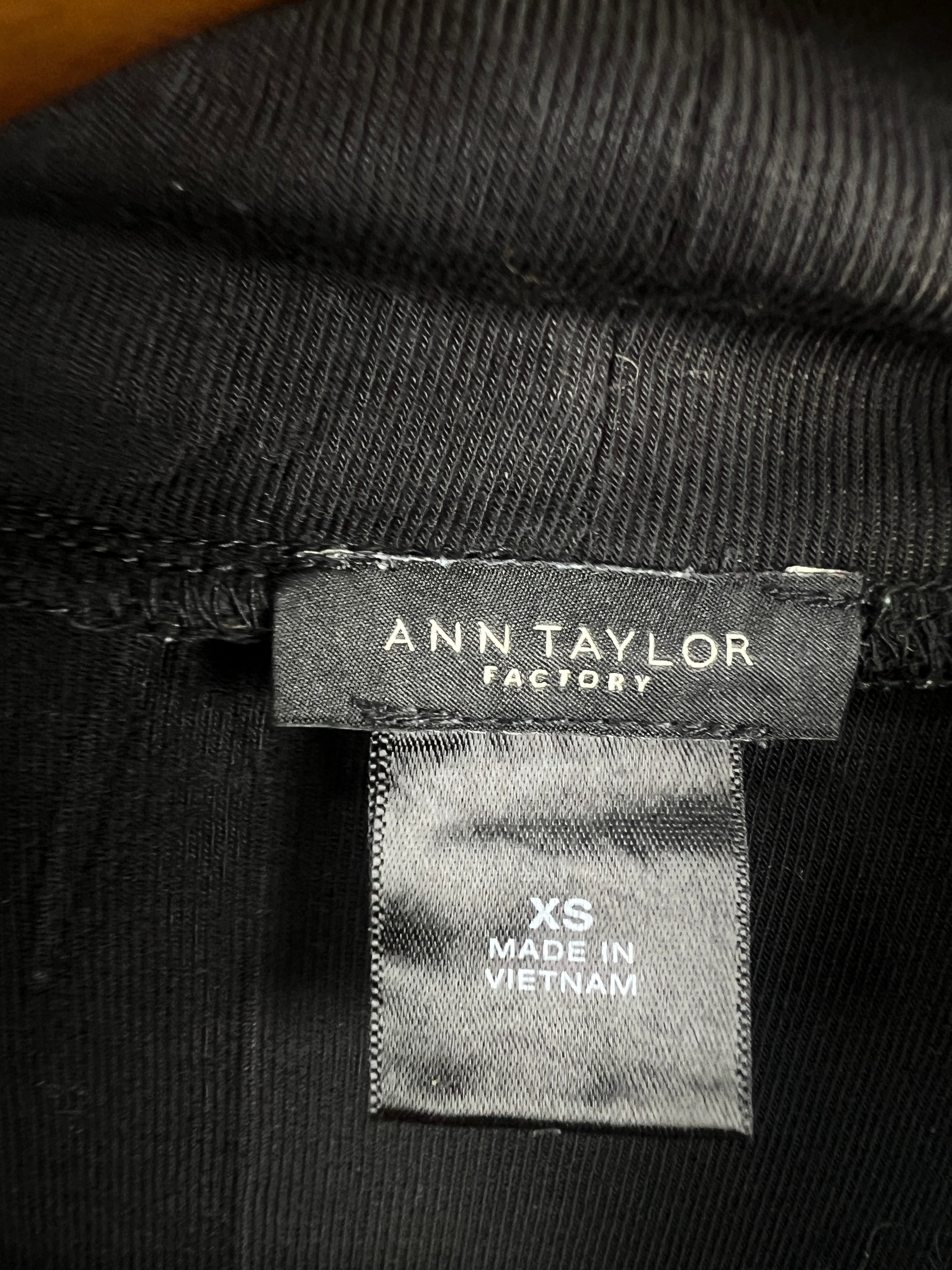 Ann Taylor Blouse (Women) (X-Small)