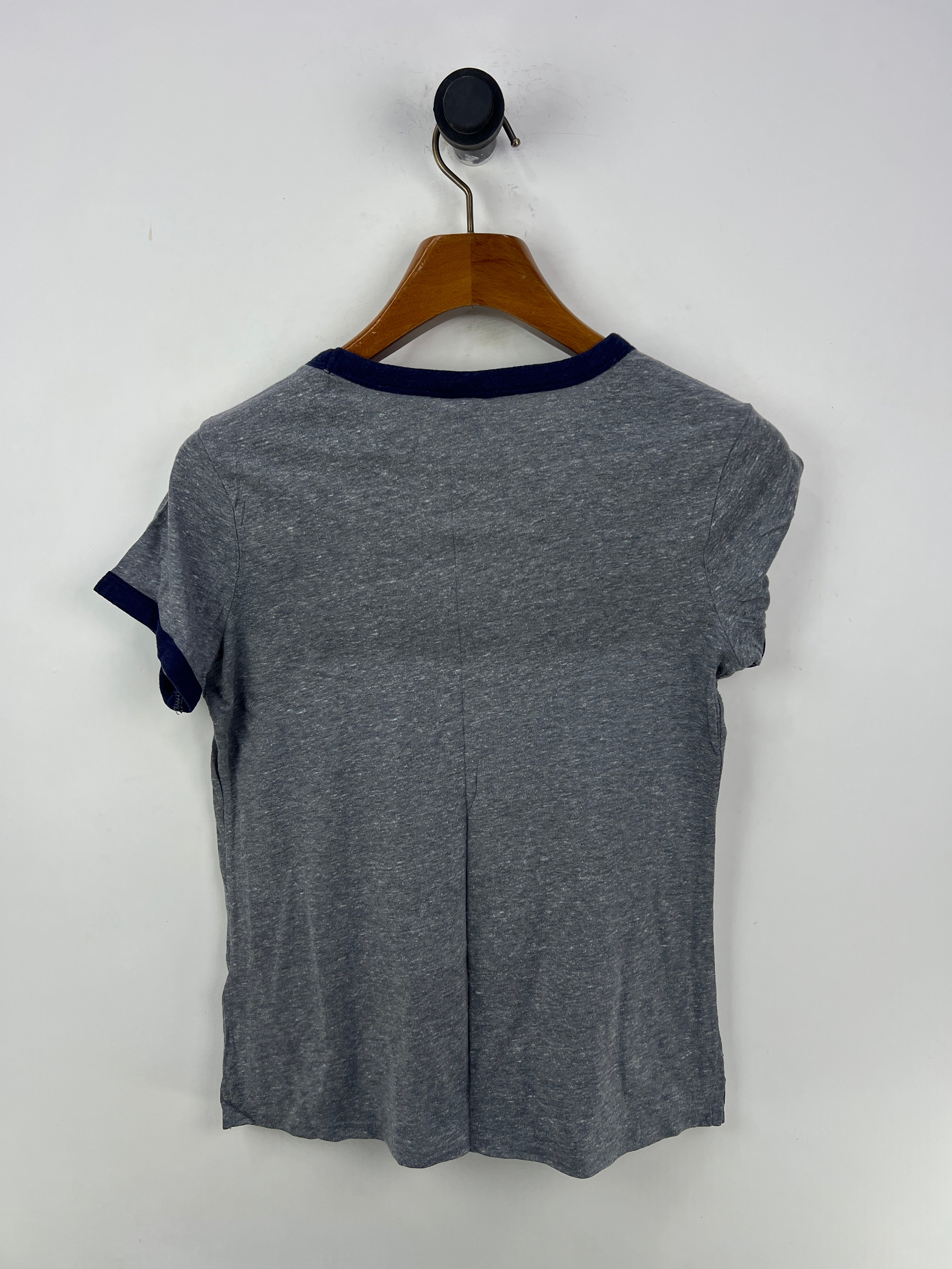Old Navy T-Shirt (Women) (Medium)