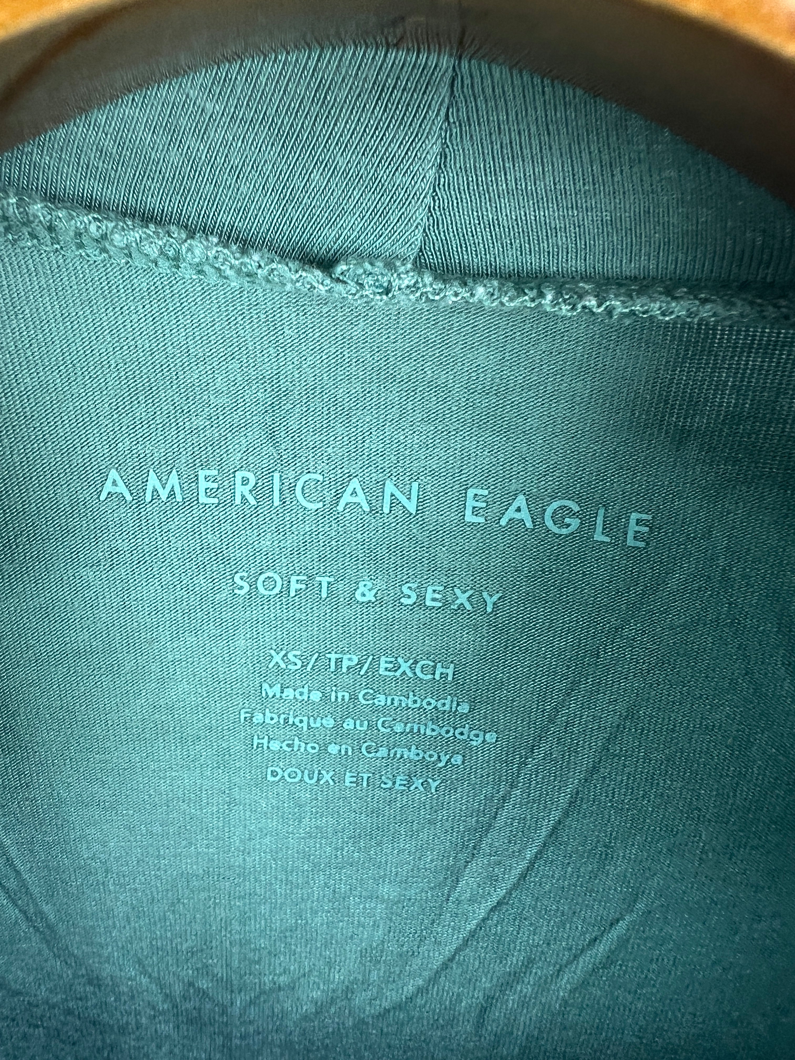 American Eagle T-Shirt (Women) (Small)