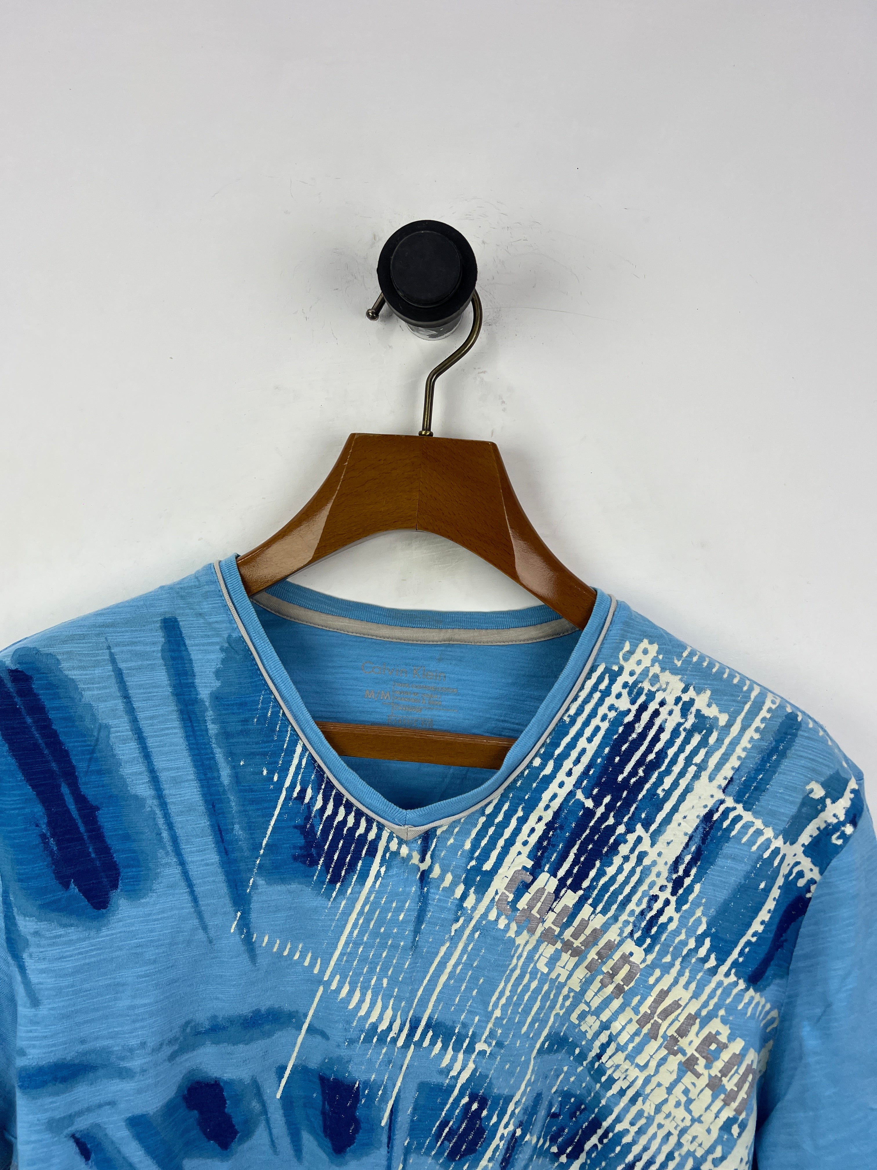 Calvin Klein T-Shirt (Women) (Medium)