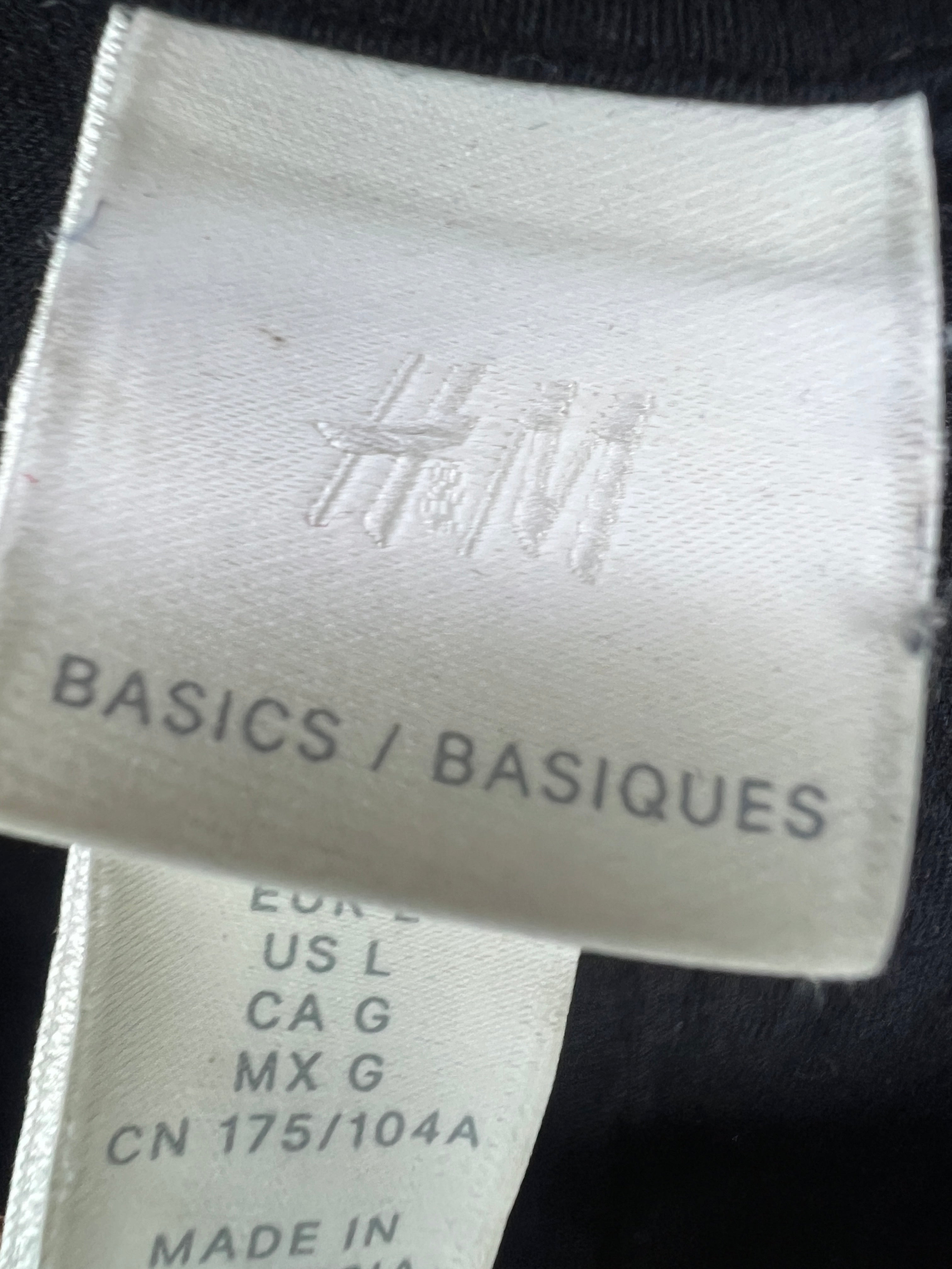 H&M T-Shirt (Women) (Large)