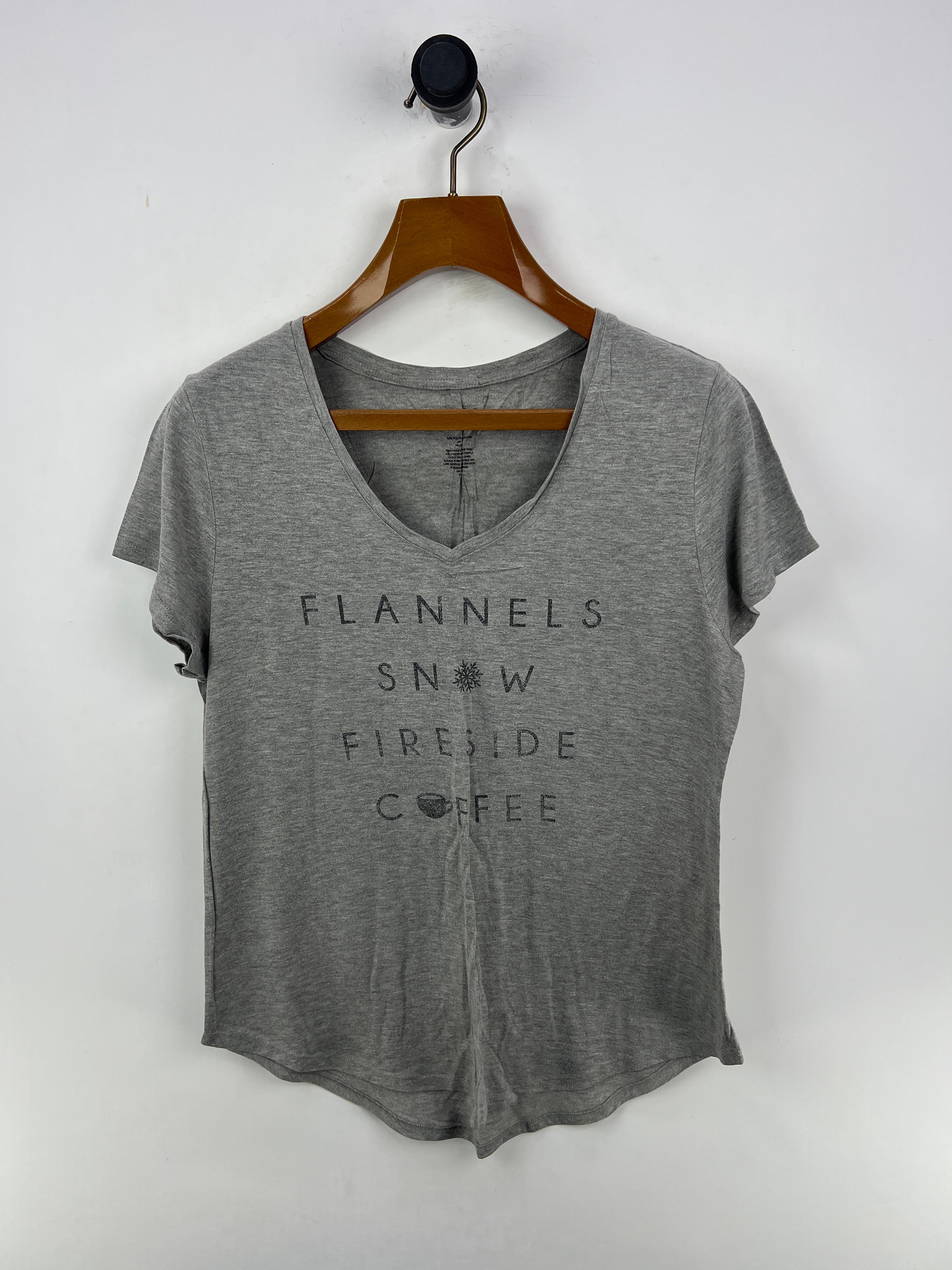 Apt 9 T-Shirt (Women) (Medium-Large)