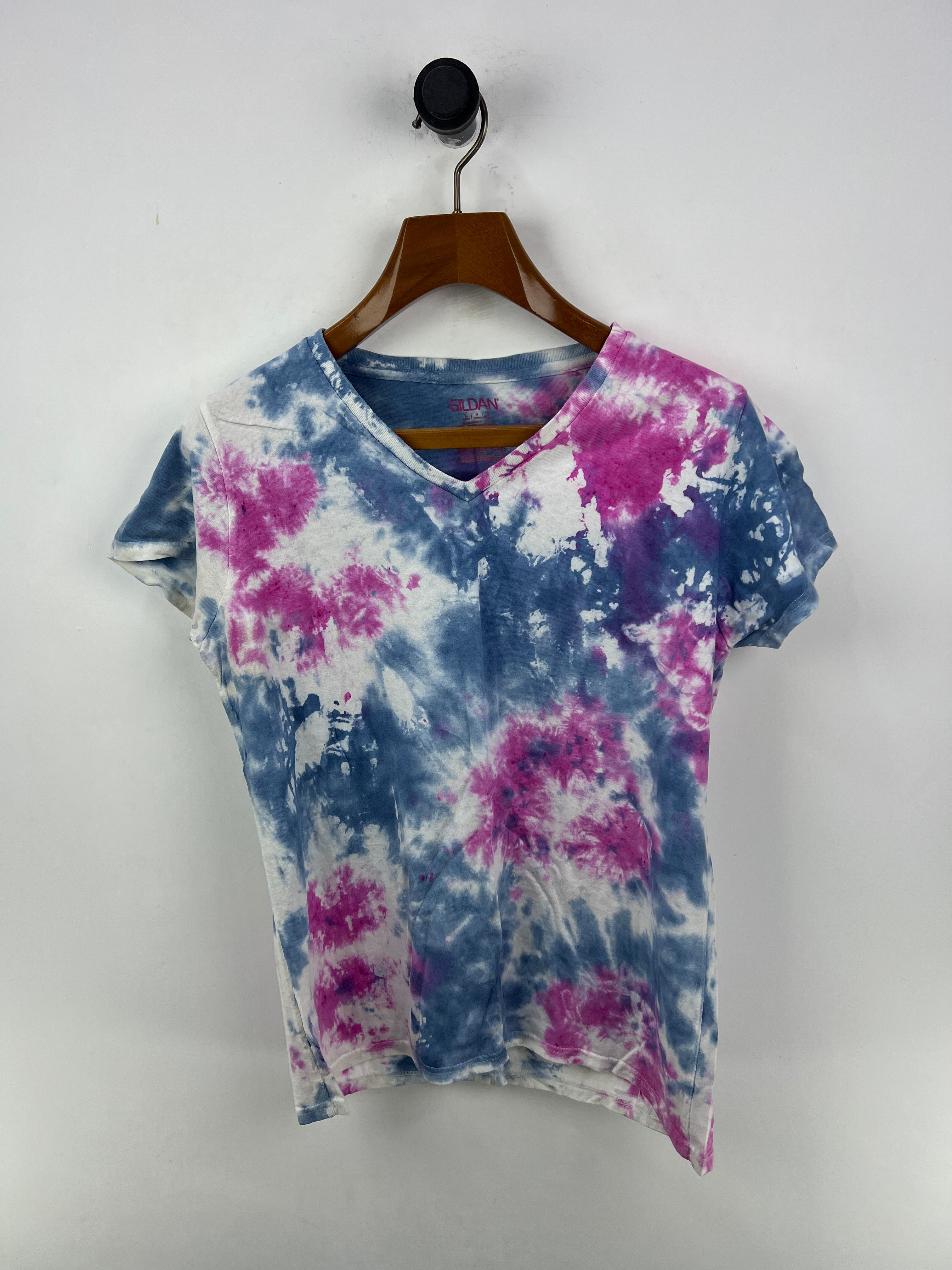 Gildan T-Shirt (Women) (Medium-Large)