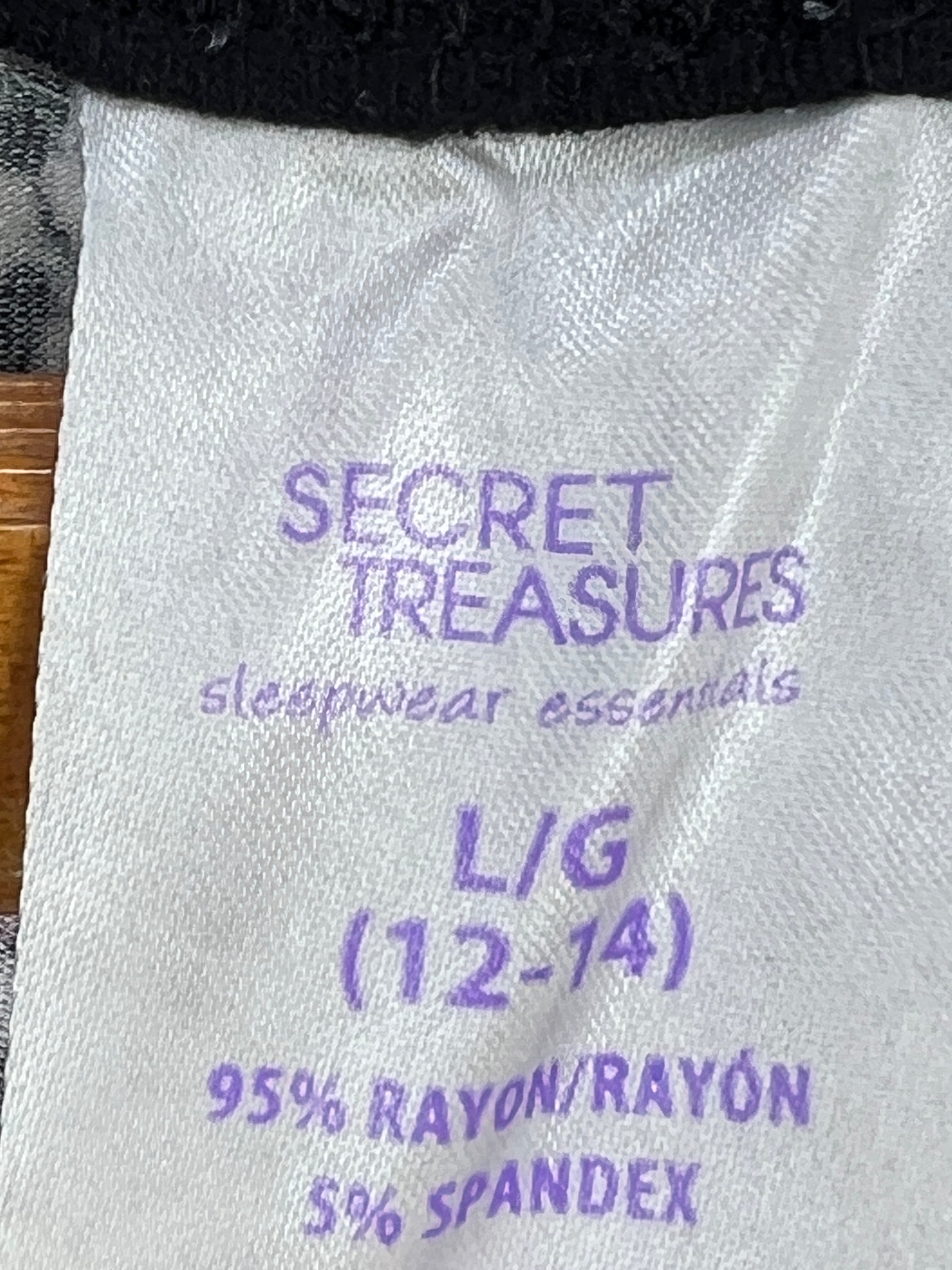 Blouse (Women) (Large/X-Large)